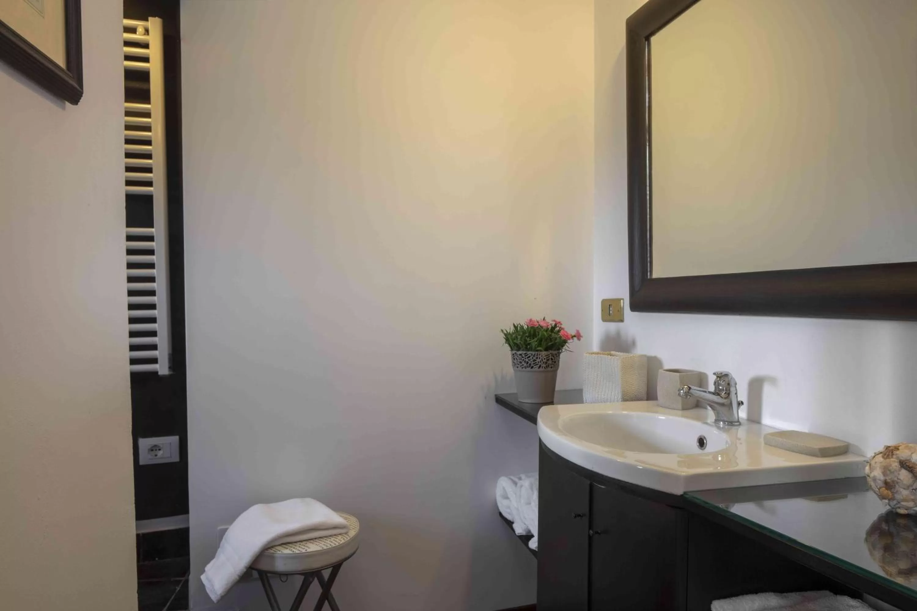 Bathroom in La Dimora Dei Monaci