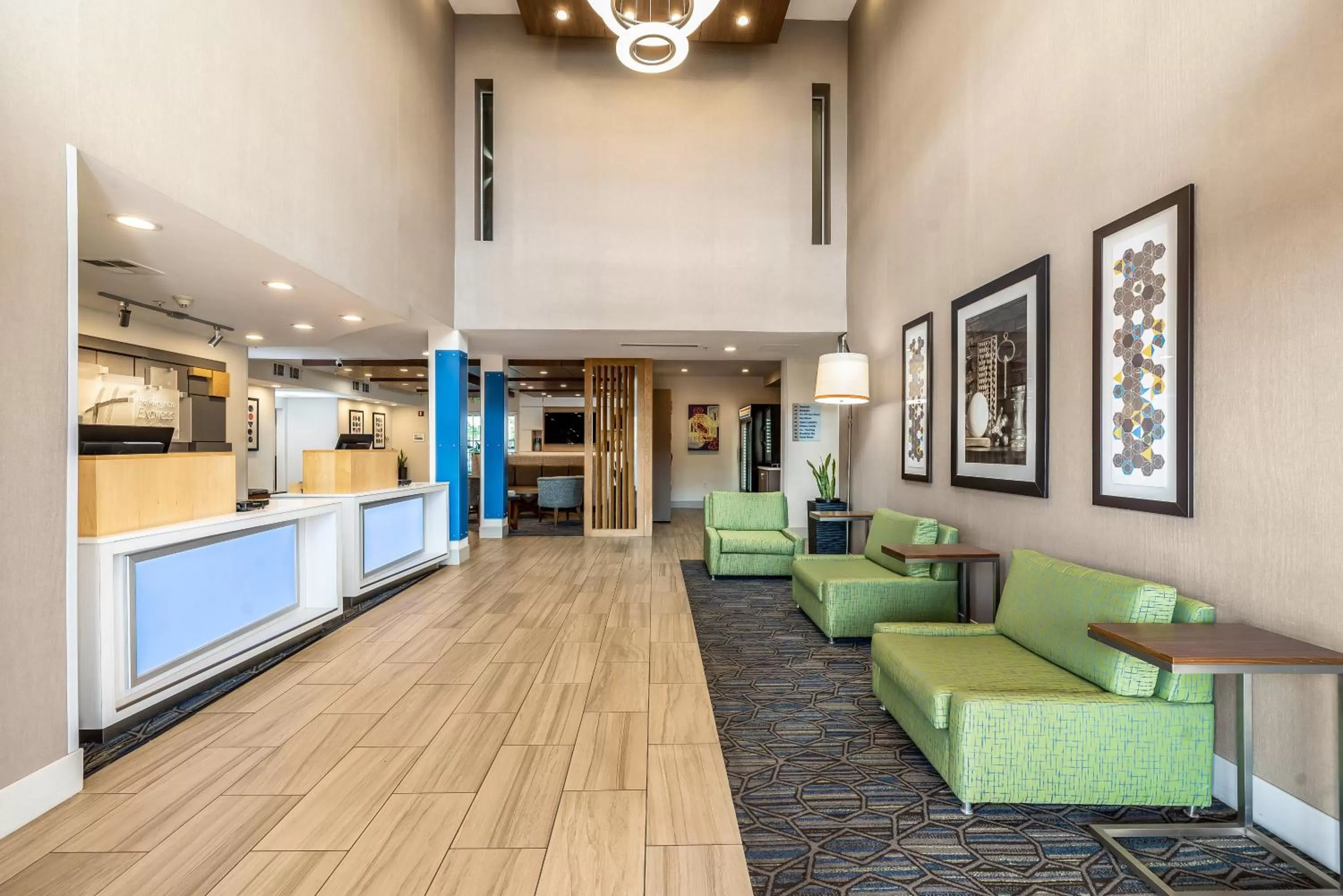 Lobby or reception in Holiday Inn Express Fremont - Milpitas Central by IHG