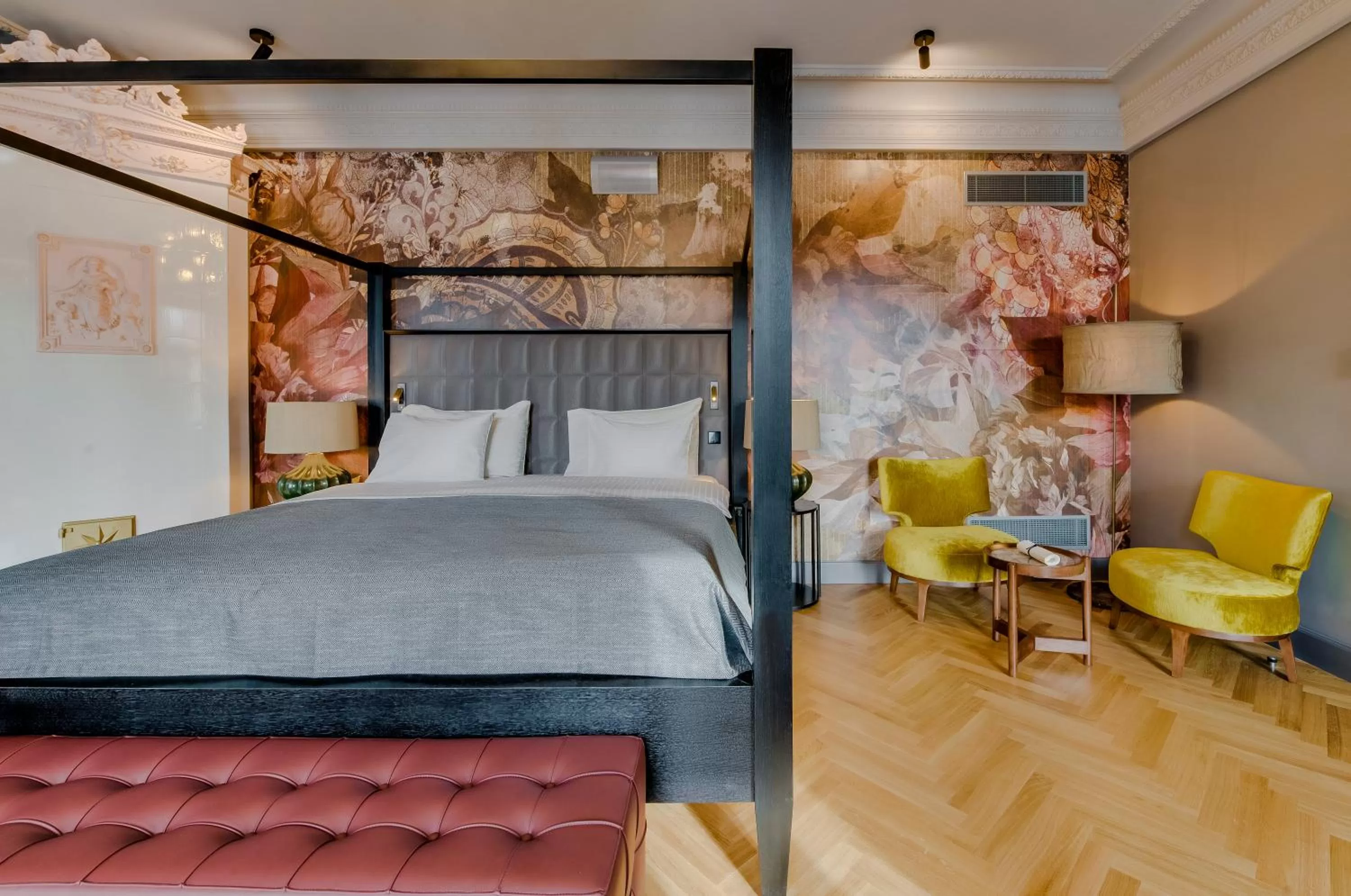 Bed in Grand Poet Hotel and SPA by Semarah