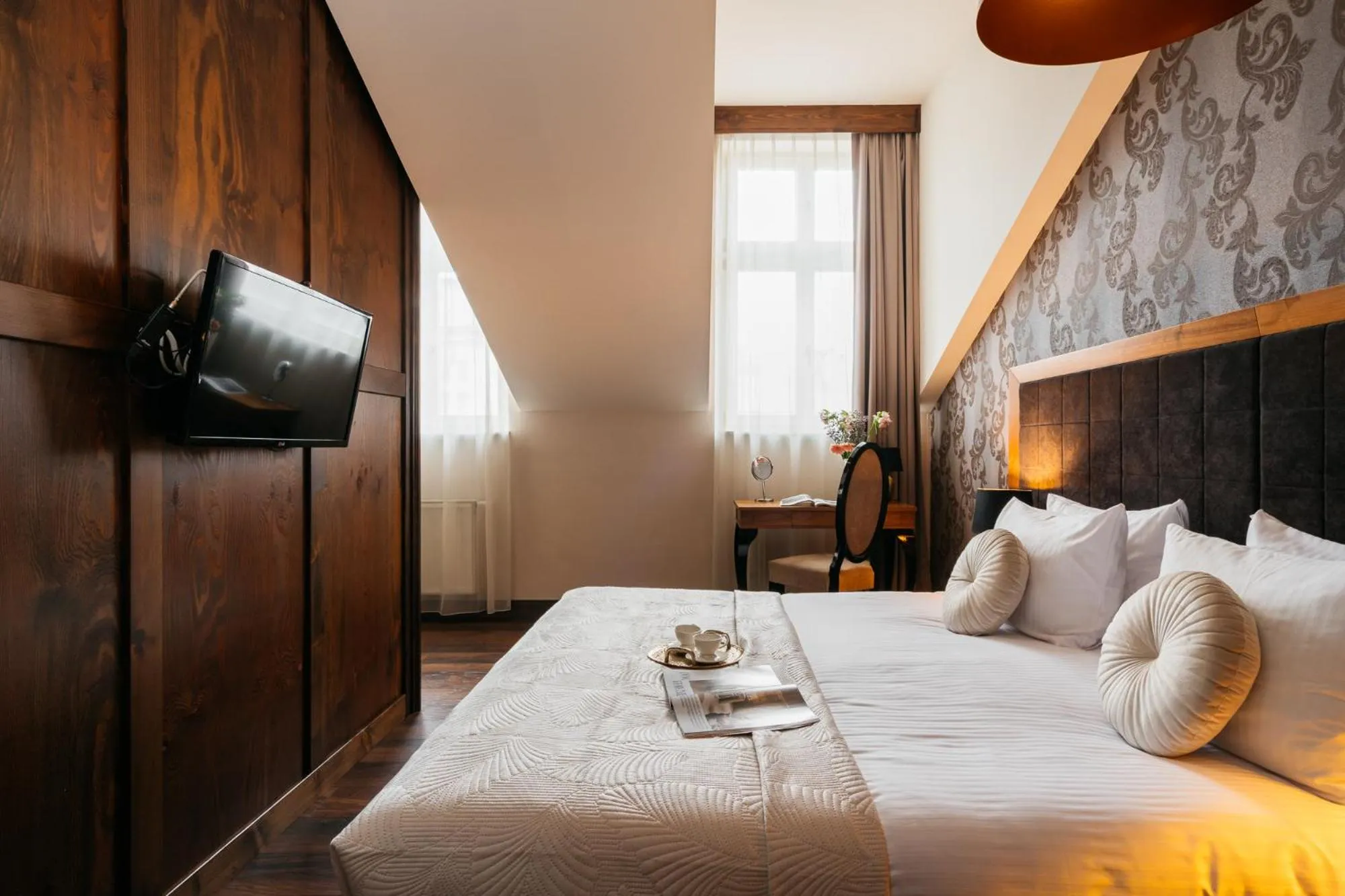 Bed in Topolowa Residence - LoftAffair Collection