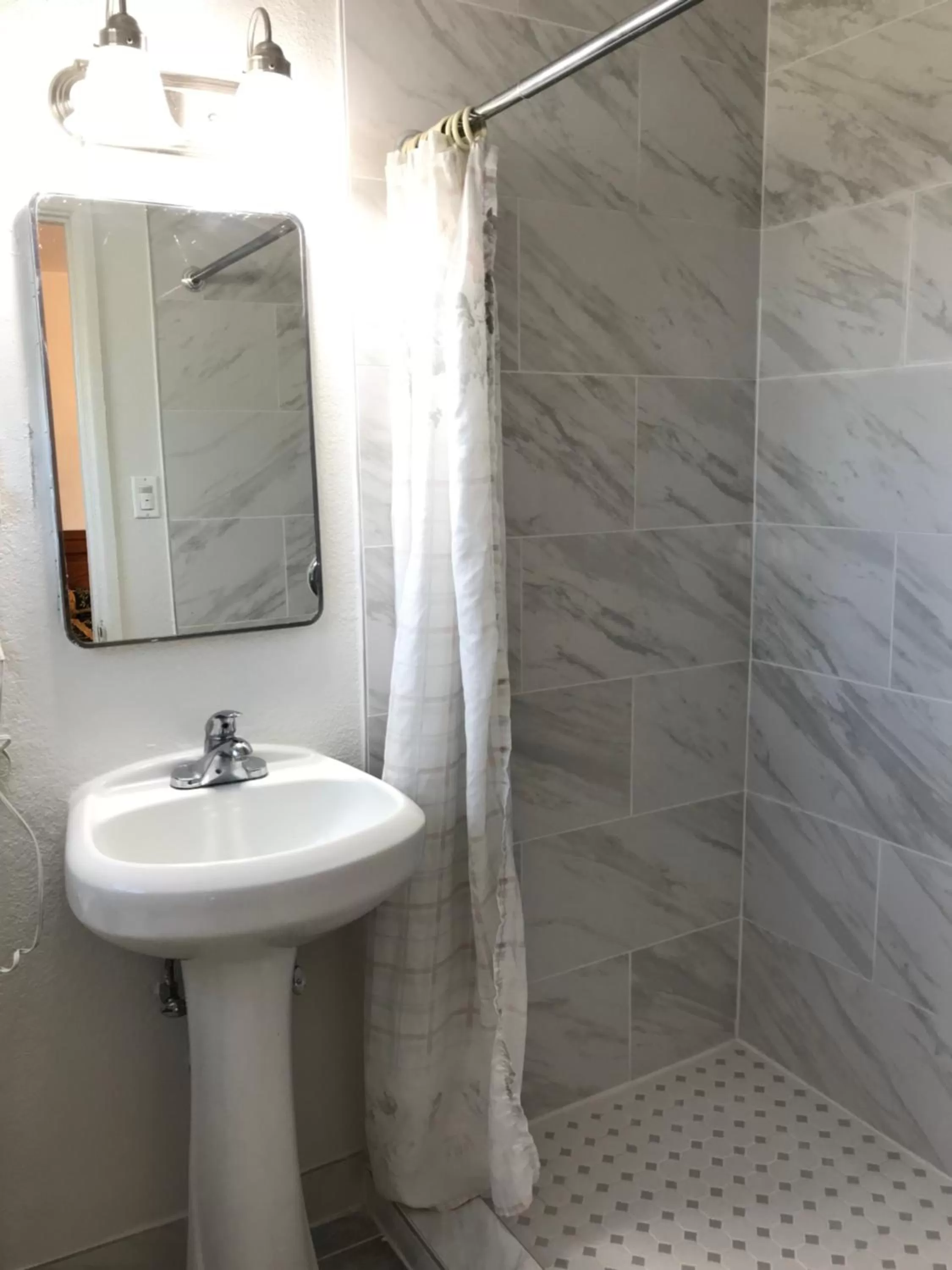 Shower in Desert Inn