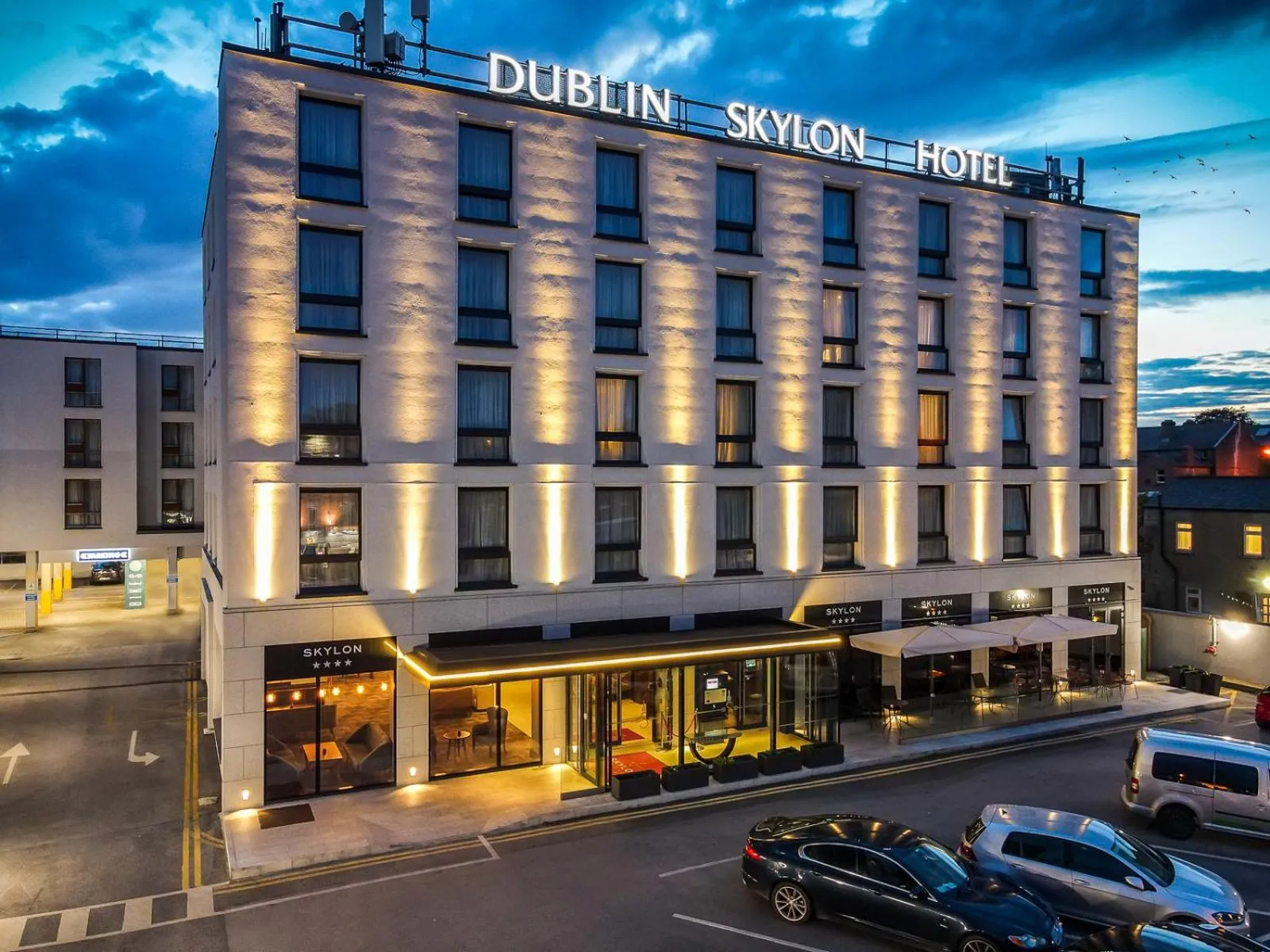 Property building in Dublin Skylon Hotel