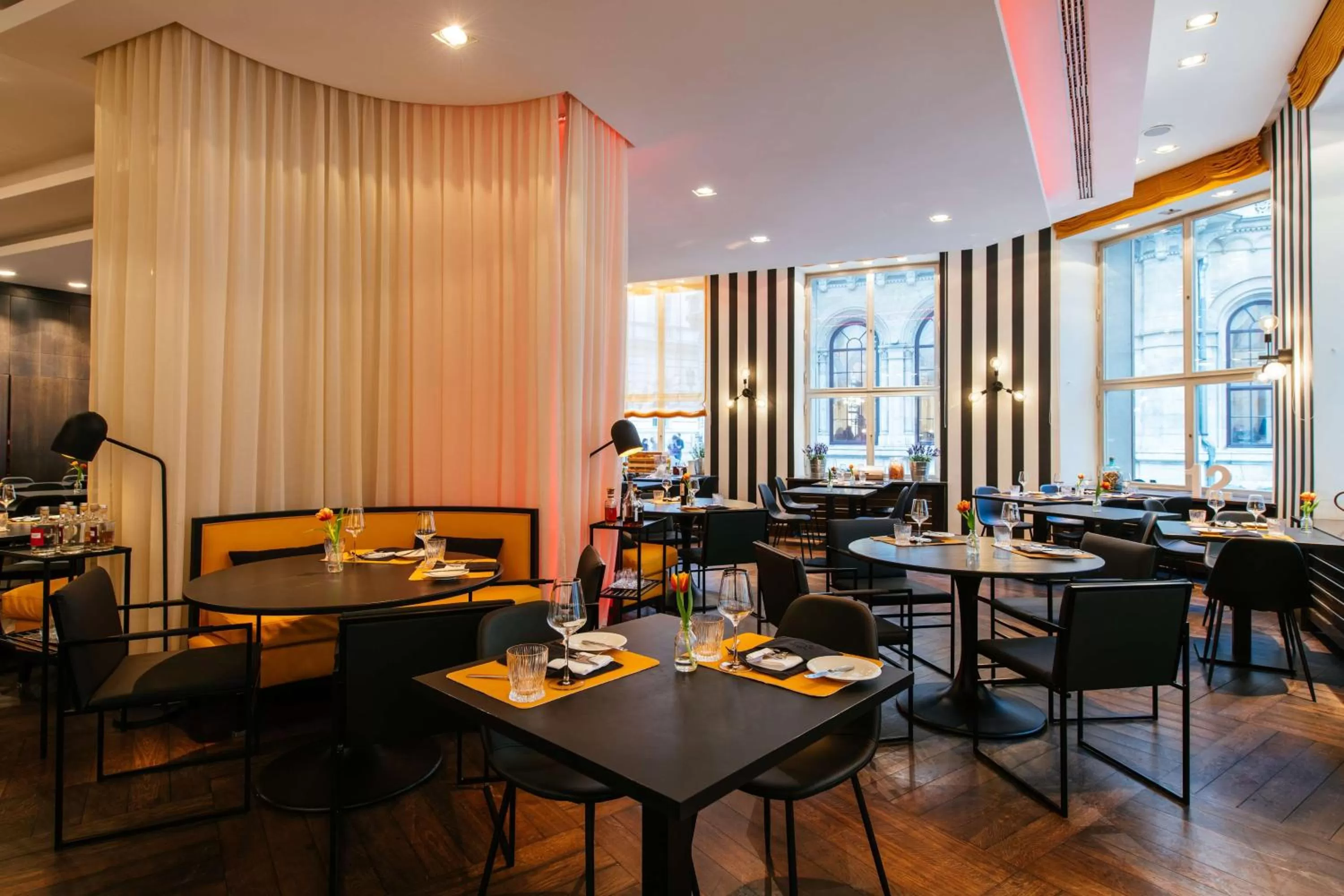 Restaurant/places to eat in Radisson Blu Style Hotel, Vienna