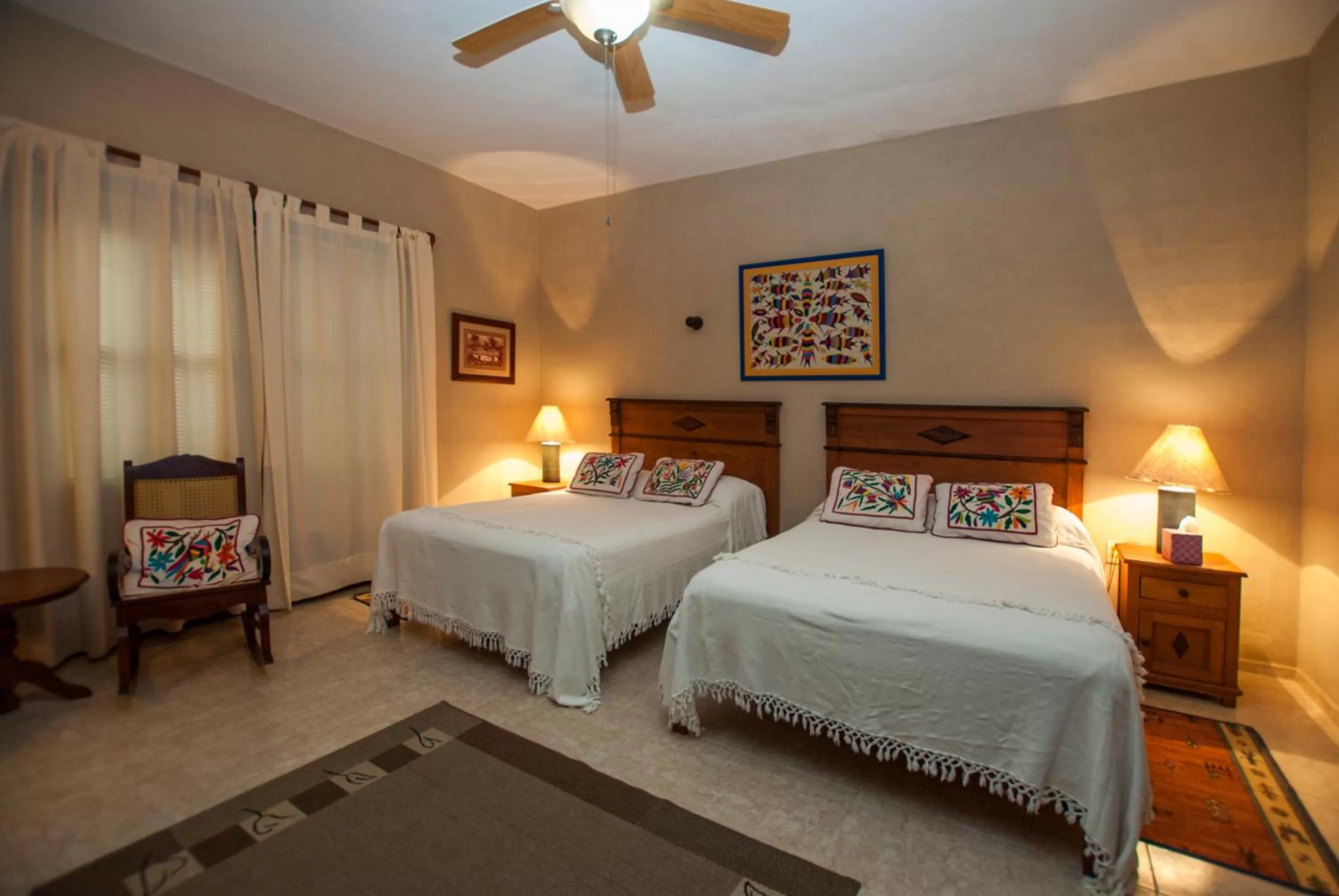 Photo of the whole room, Bed in Casa Quetzal Hotel