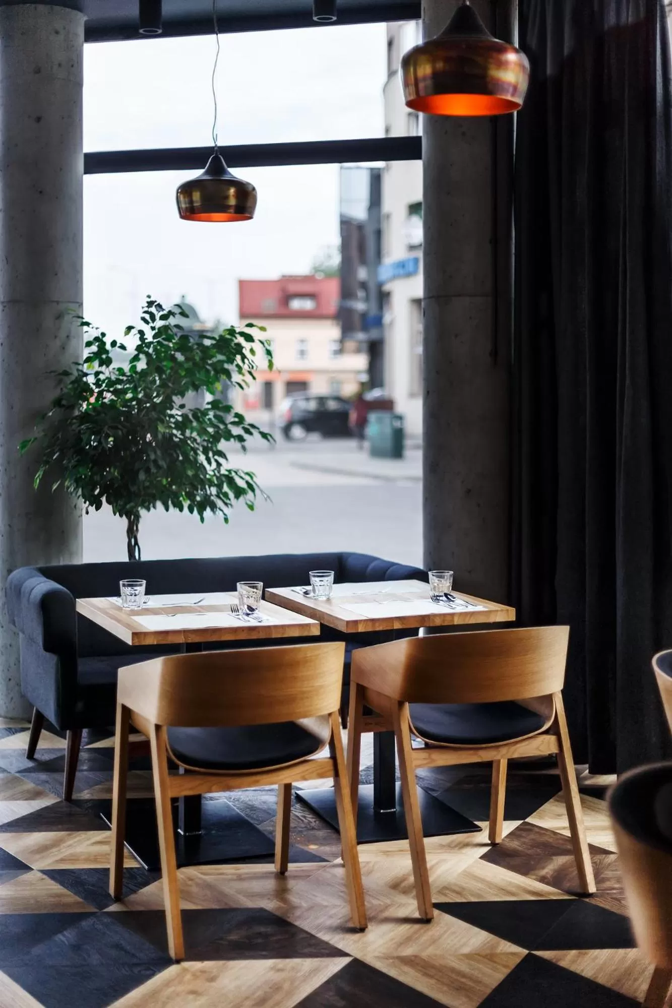 Restaurant/places to eat in Lwowska 1