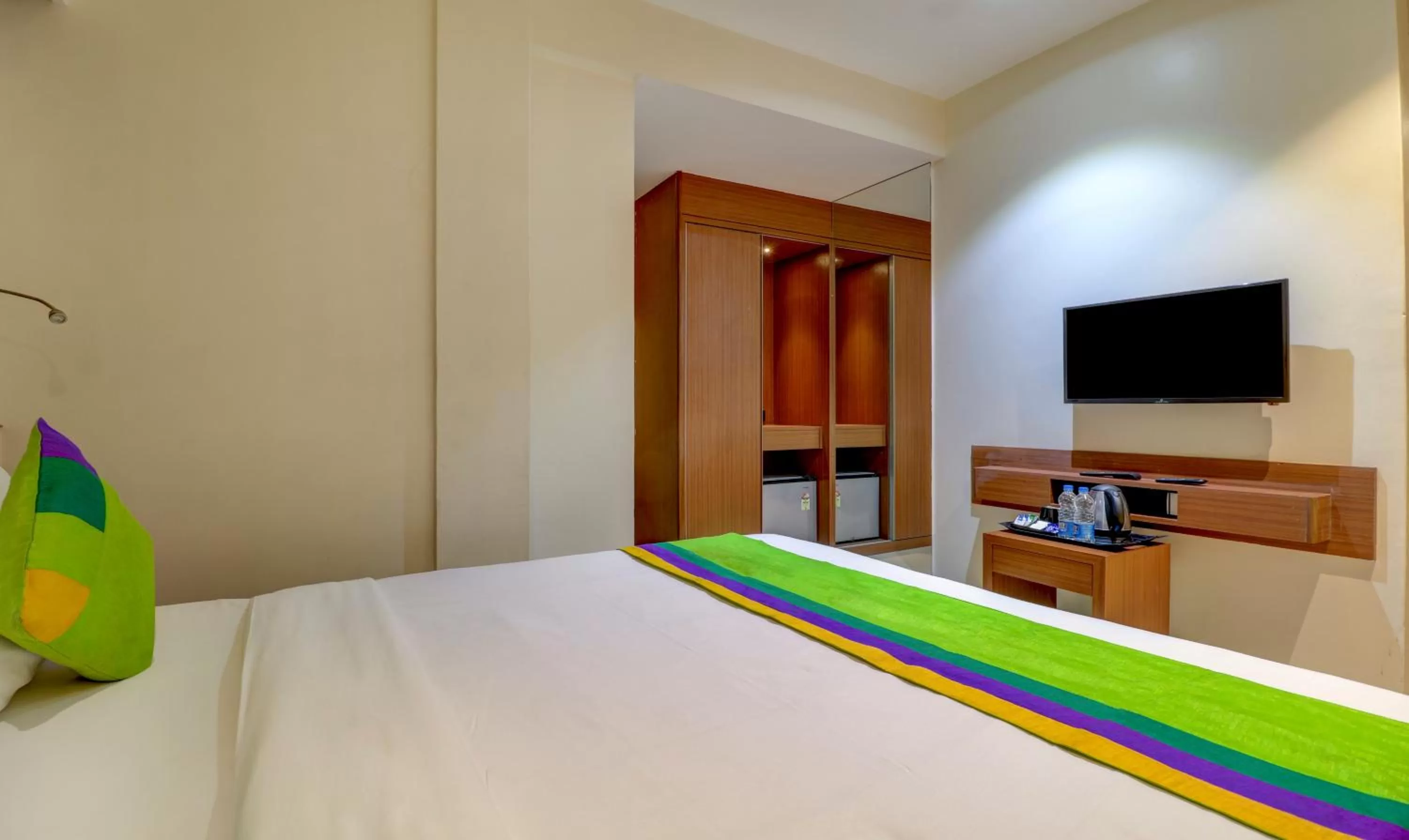 Bed in Treebo Ranjeet Shivaji Nagar