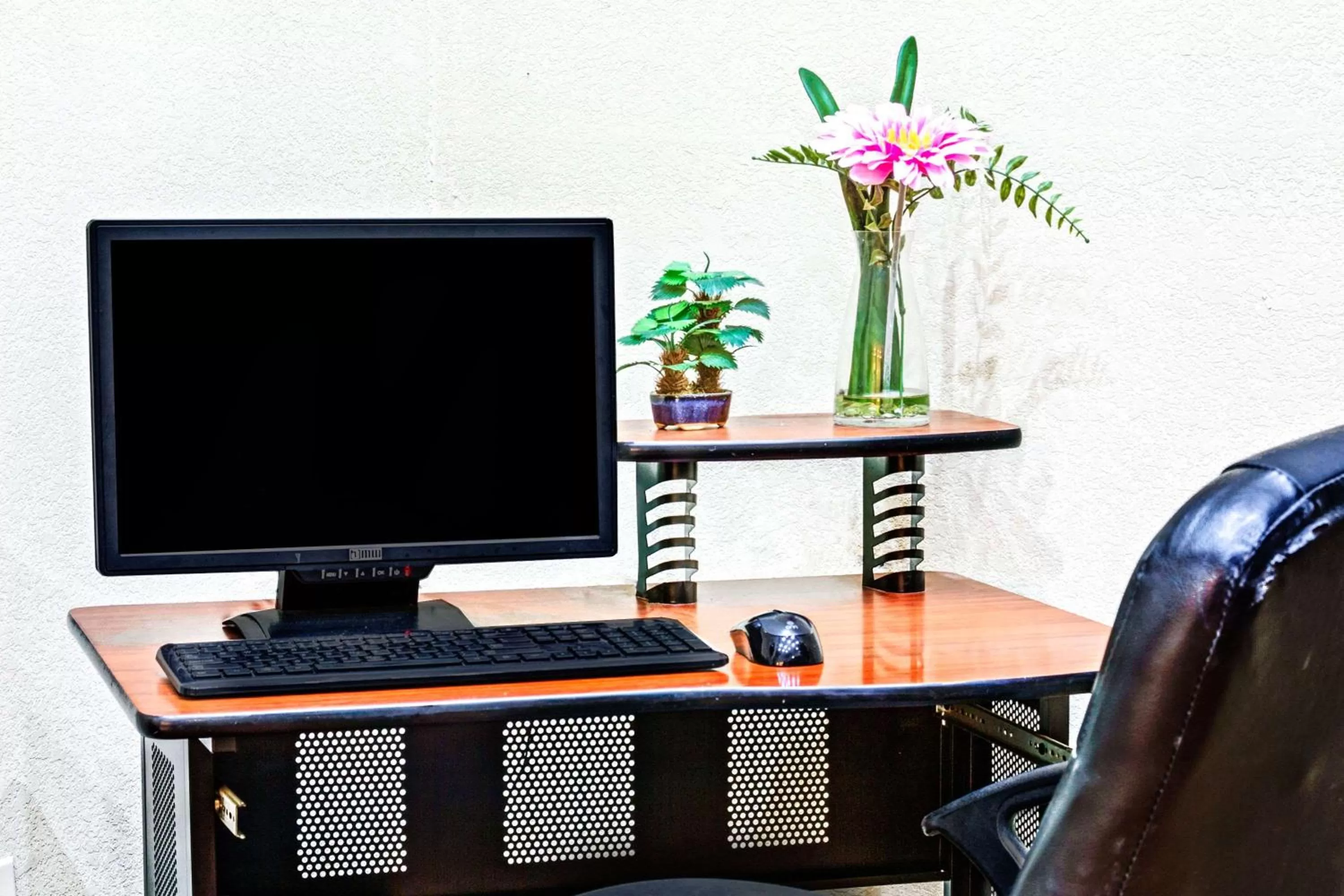 On site in Super 8 by Wyndham Dawsonville