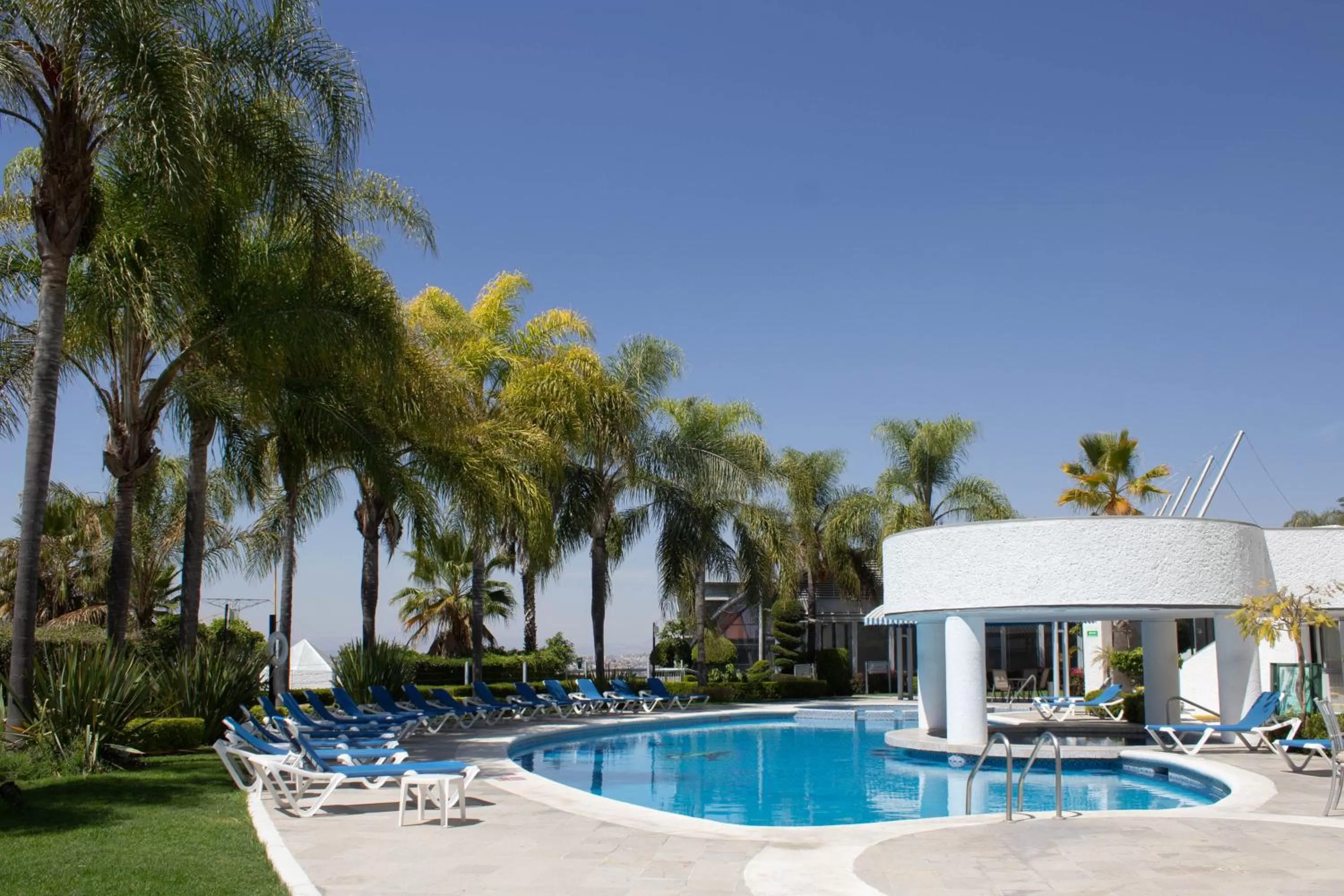 Swimming pool in Holiday Inn Queretaro Zona Diamante by IHG