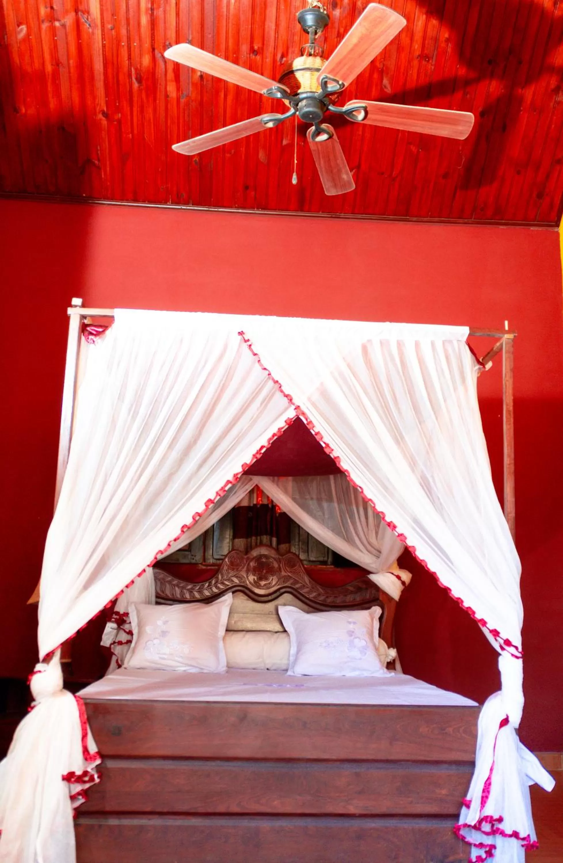 fireplace in Bohobé Naboty