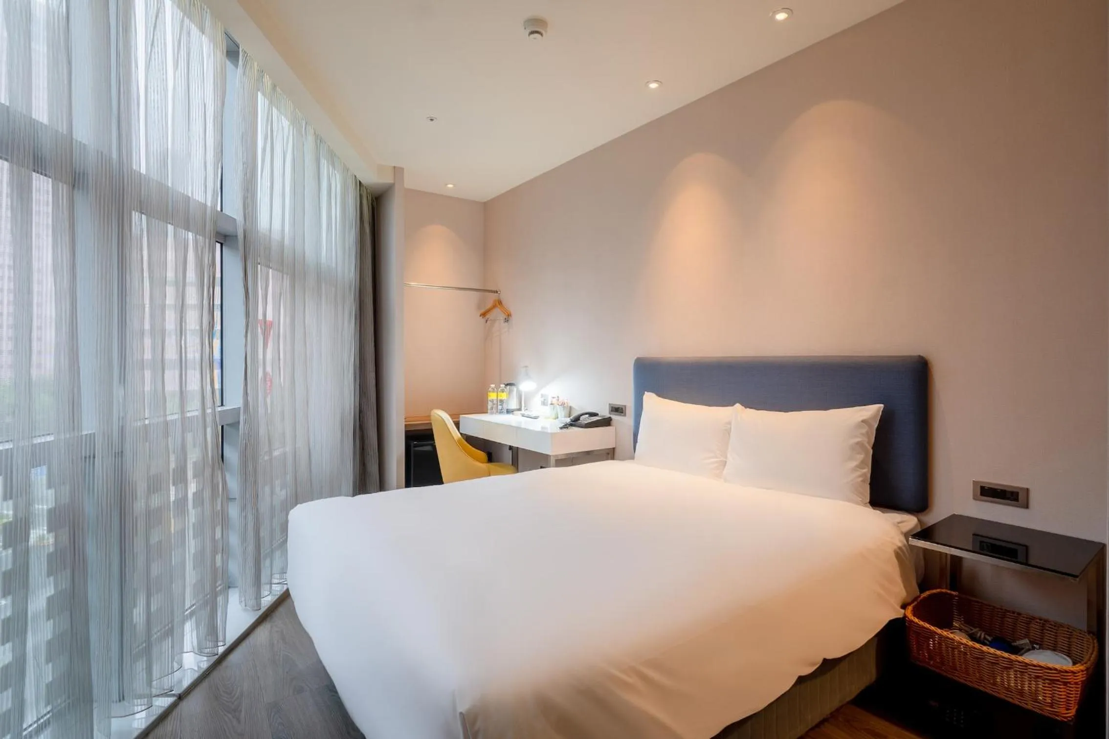 Photo of the whole room, Bed in CHECK inn Taipei Xinyi