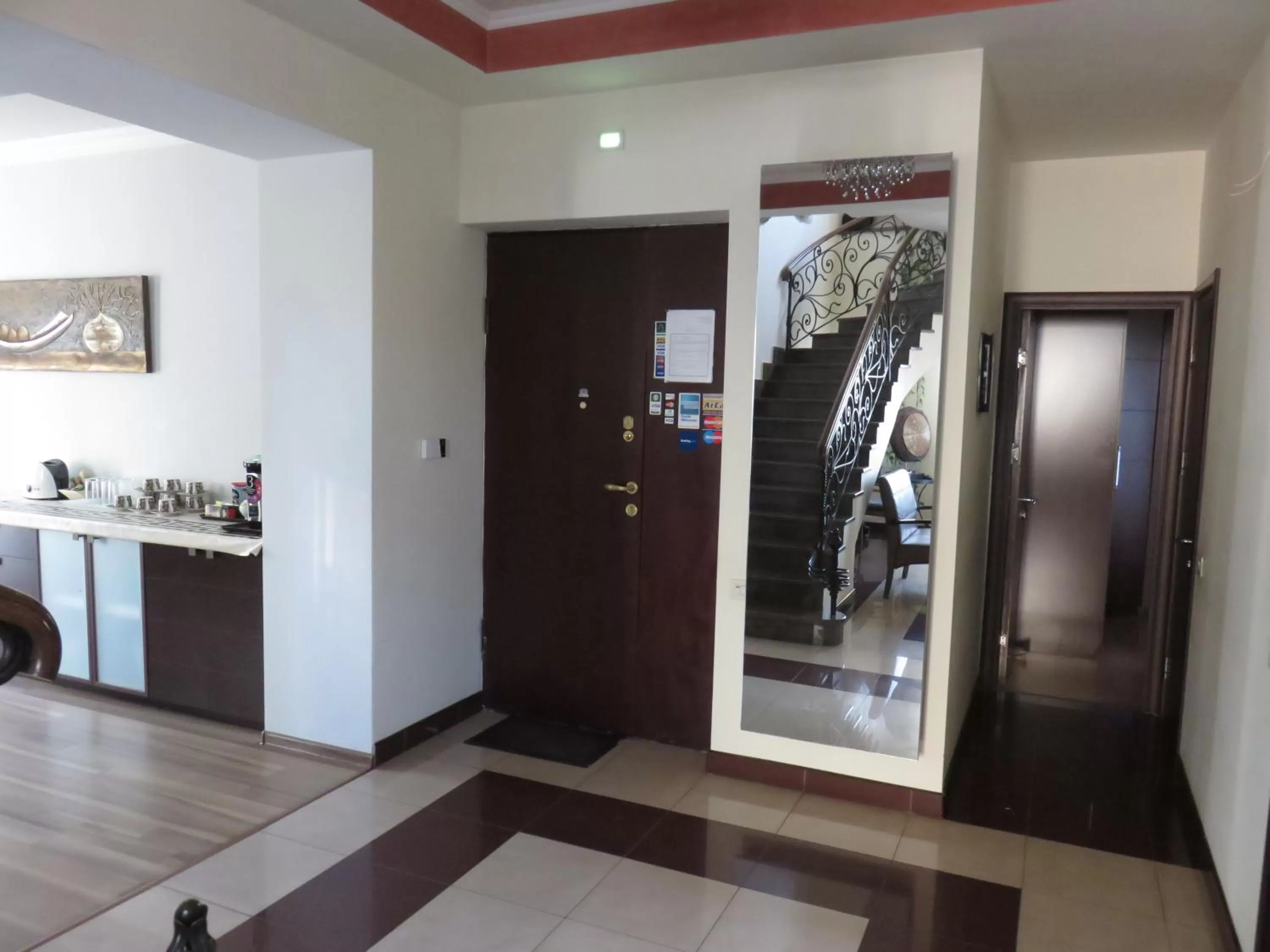 Communal lounge/ TV room in Hotel Grig