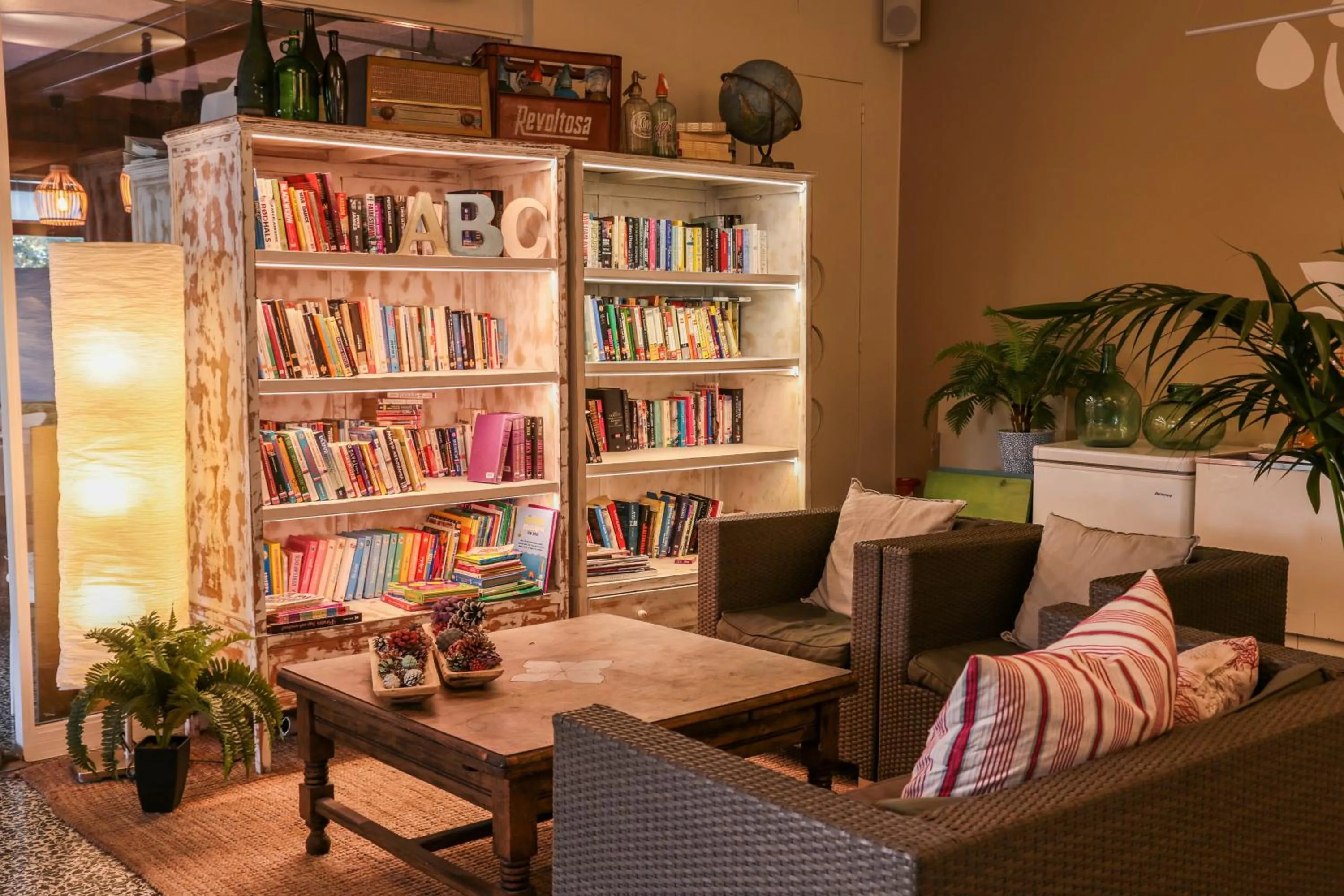 Library in Hotel Bell Repos