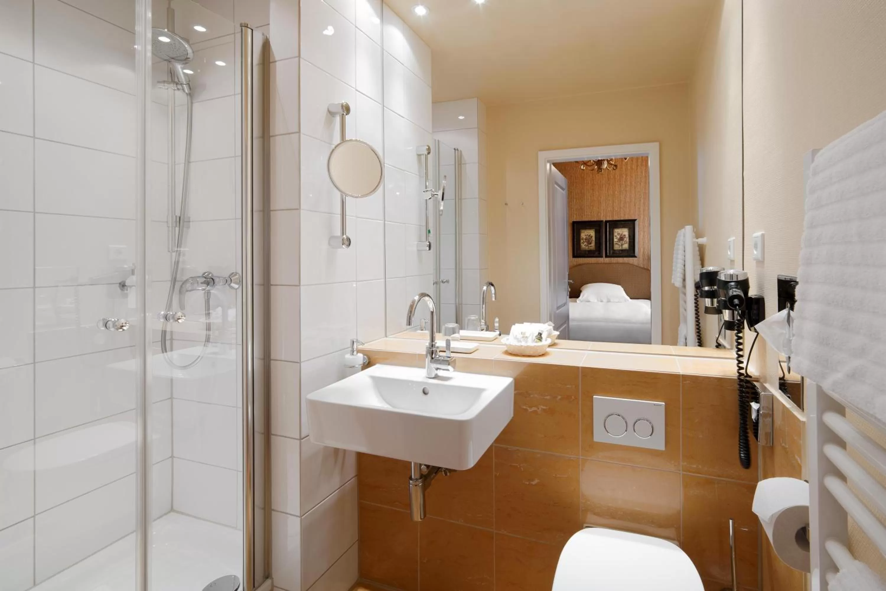 Bathroom in Hotel City House