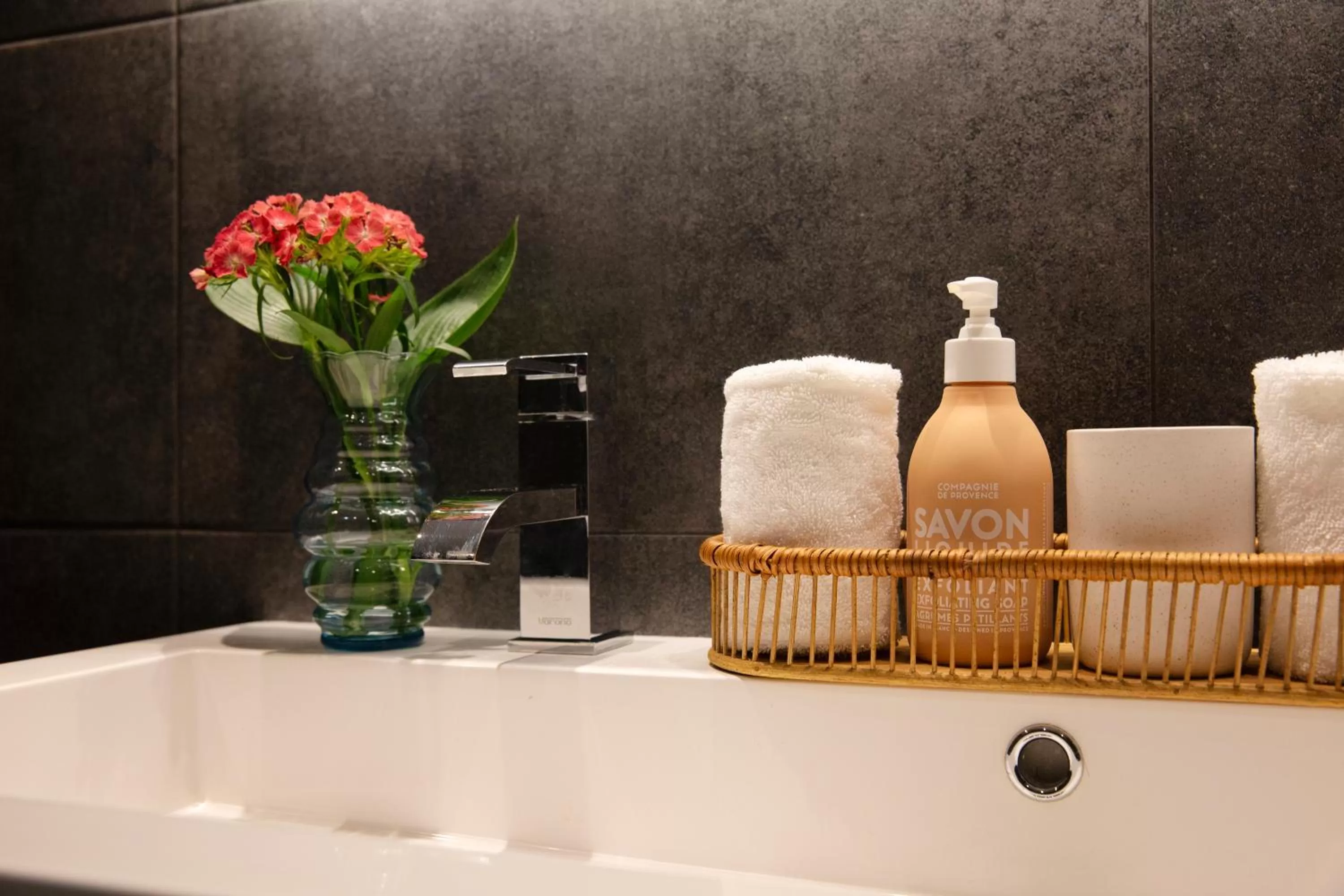 LOFT 188 Luxury Apartment Hotel