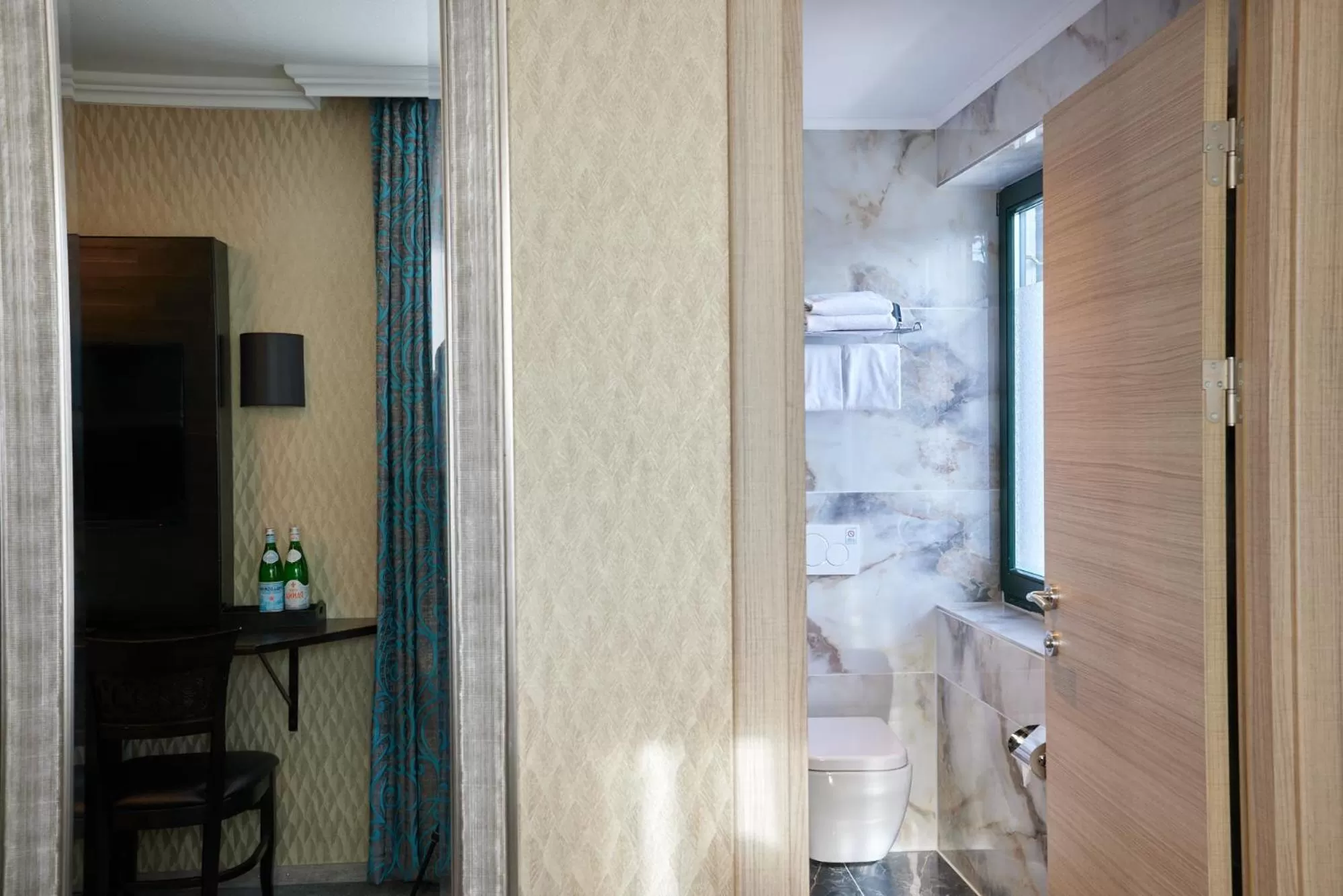 Property building, TV/Entertainment Center in Atlas Posthotel