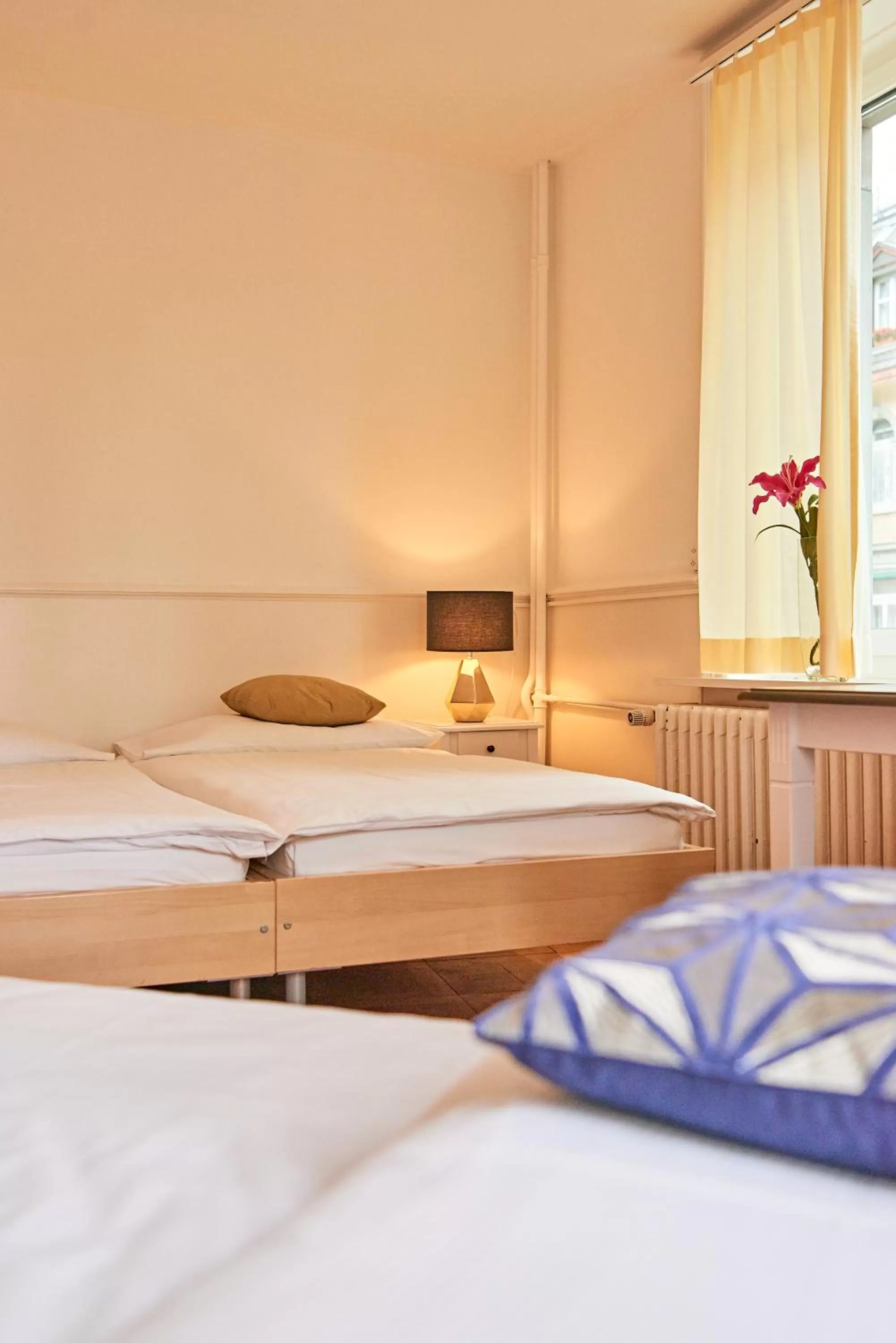 Photo of the whole room, Bed in Saint Georges Hotel