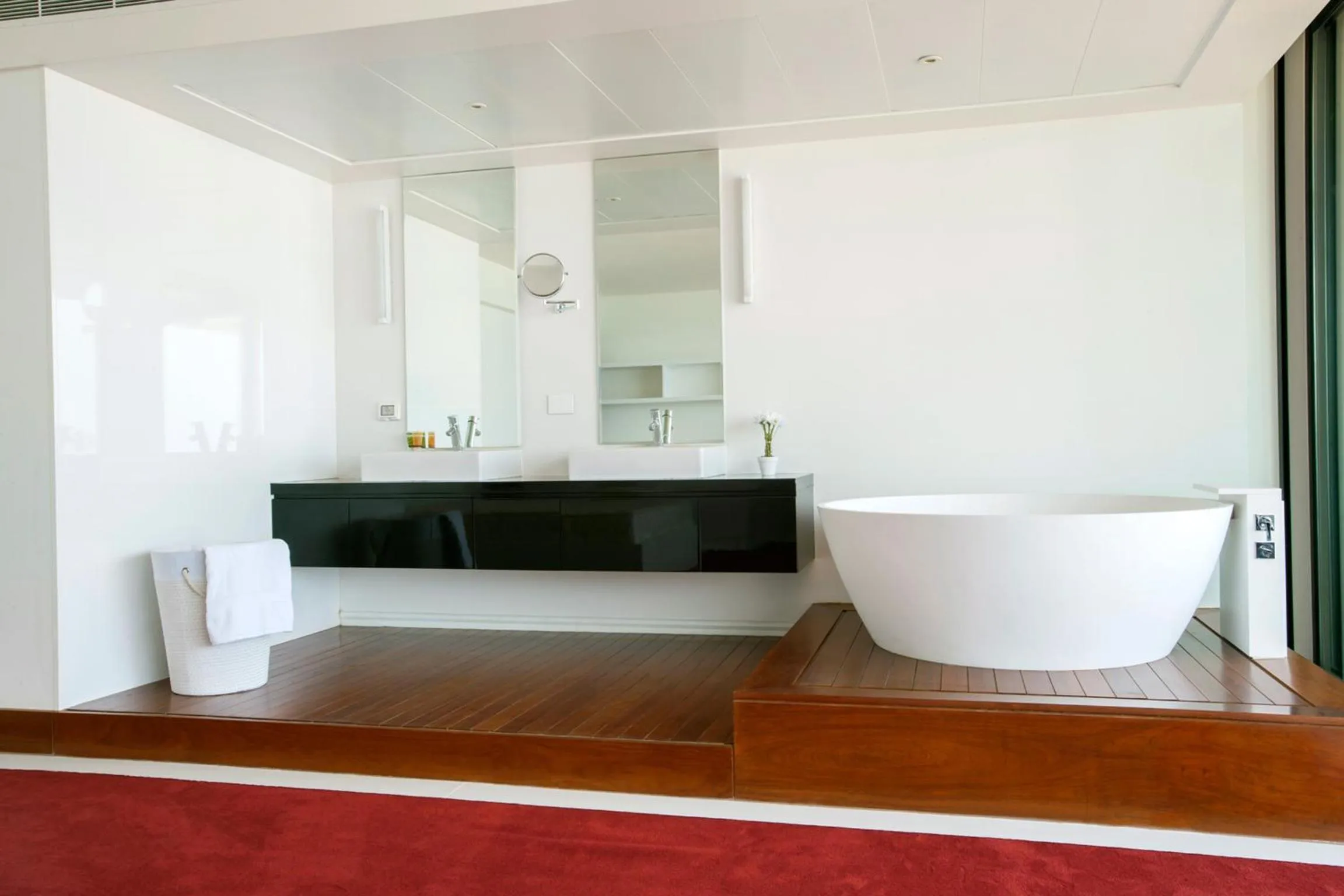 Bathroom in 1866 Court & Suites Hotel