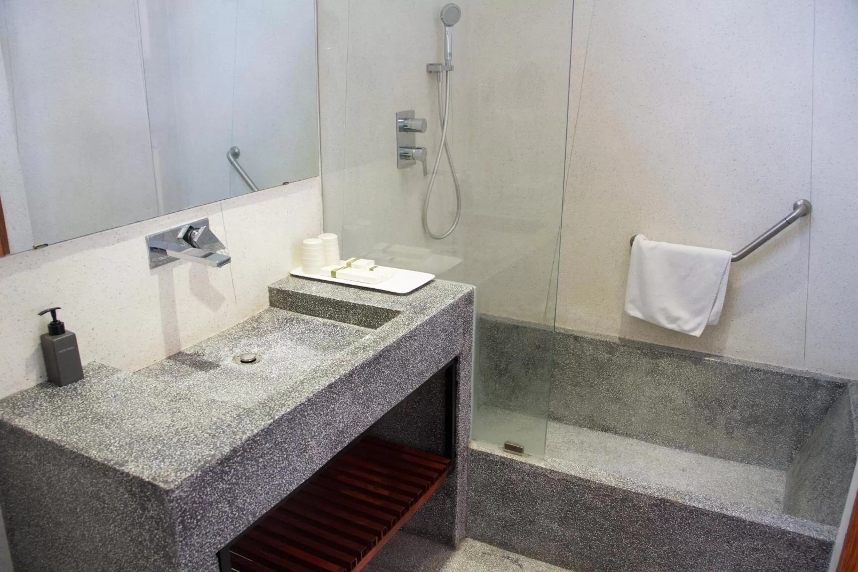 Bathroom in Bopha Bassac Boutique Hotel