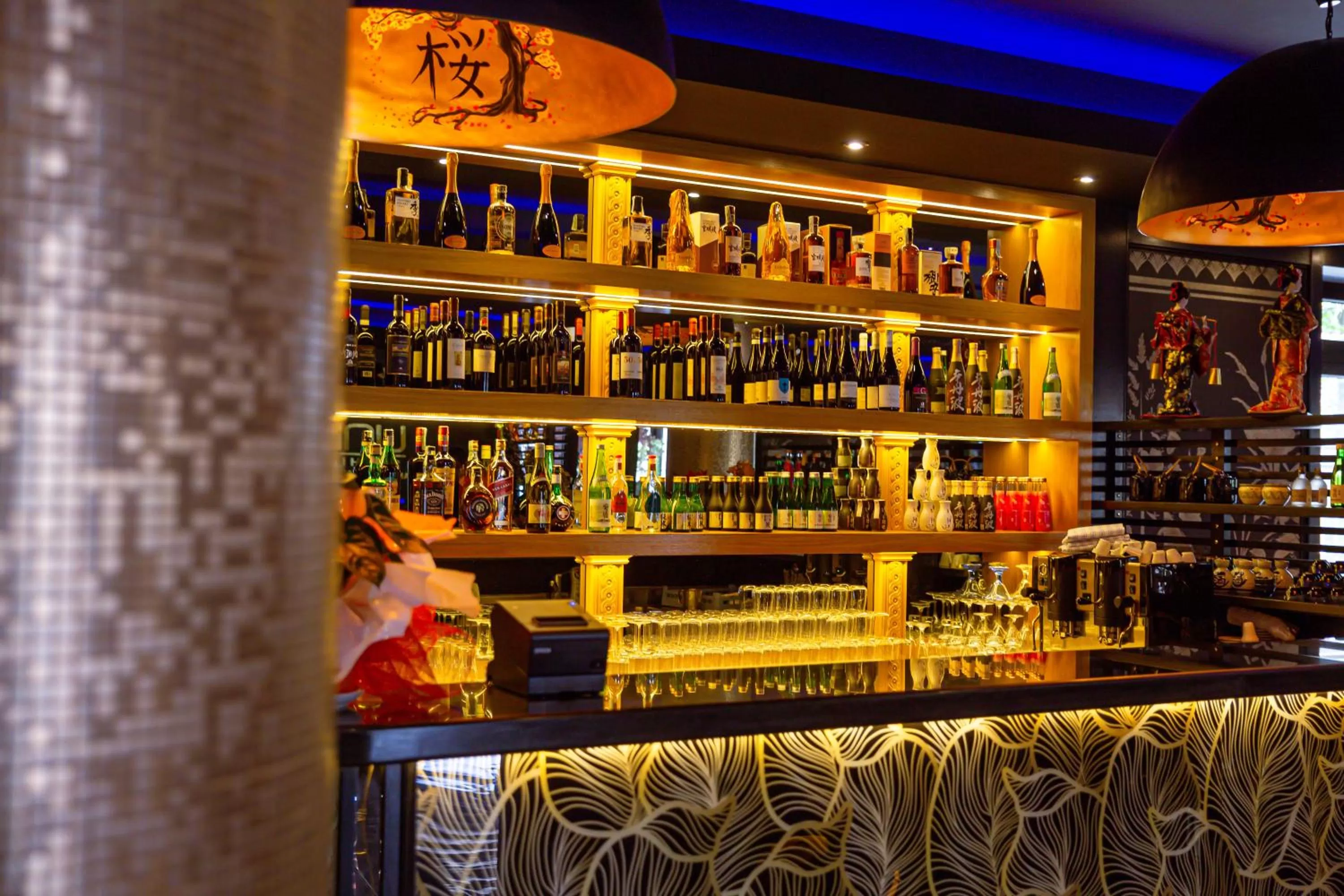 Restaurant/places to eat in Abalon Pompei Resort