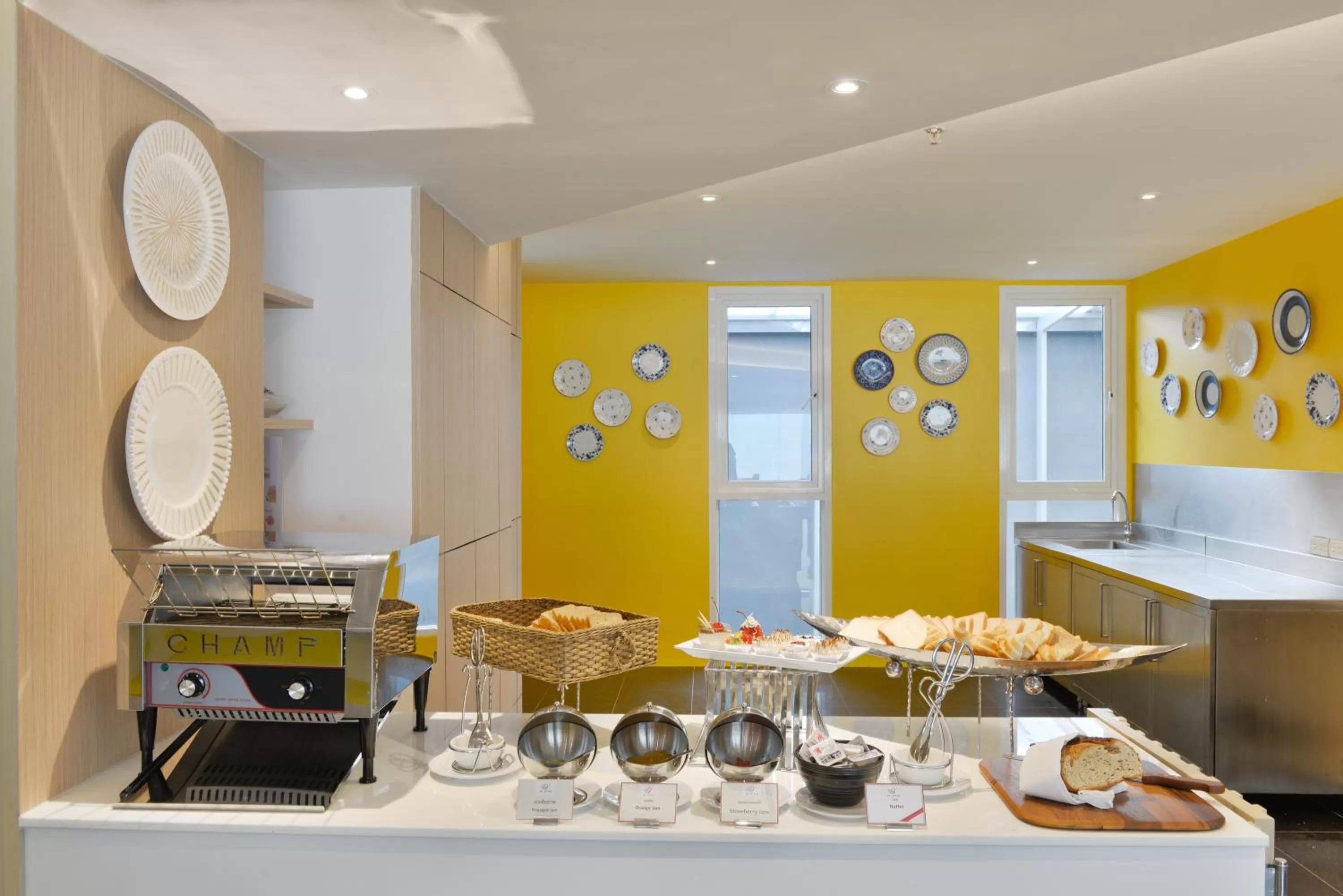 Buffet breakfast in Le D'Tel Bangkok