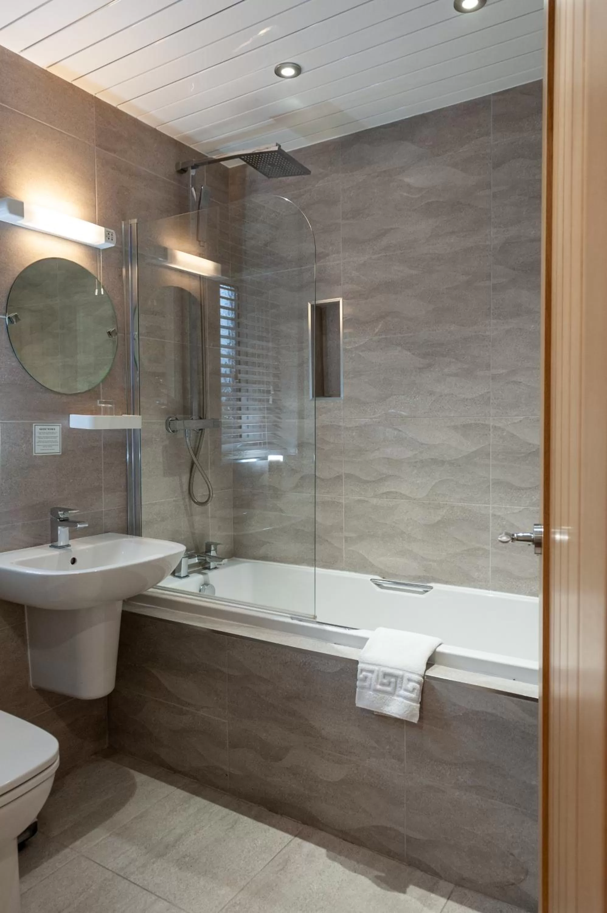 Bathroom in Osborne Hotel