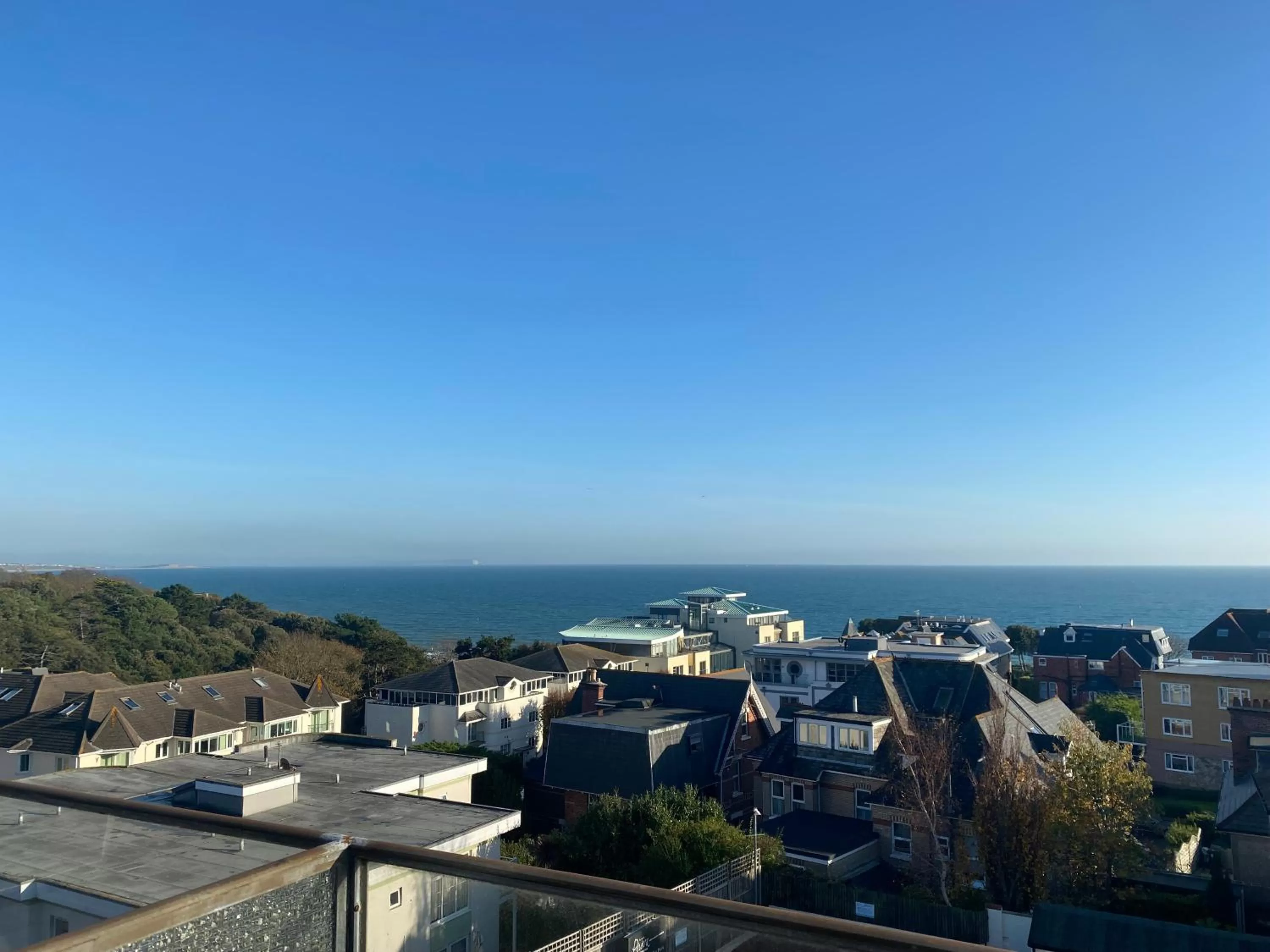 Sea view in The Riviera Hotel & Apartments - Alum Chine