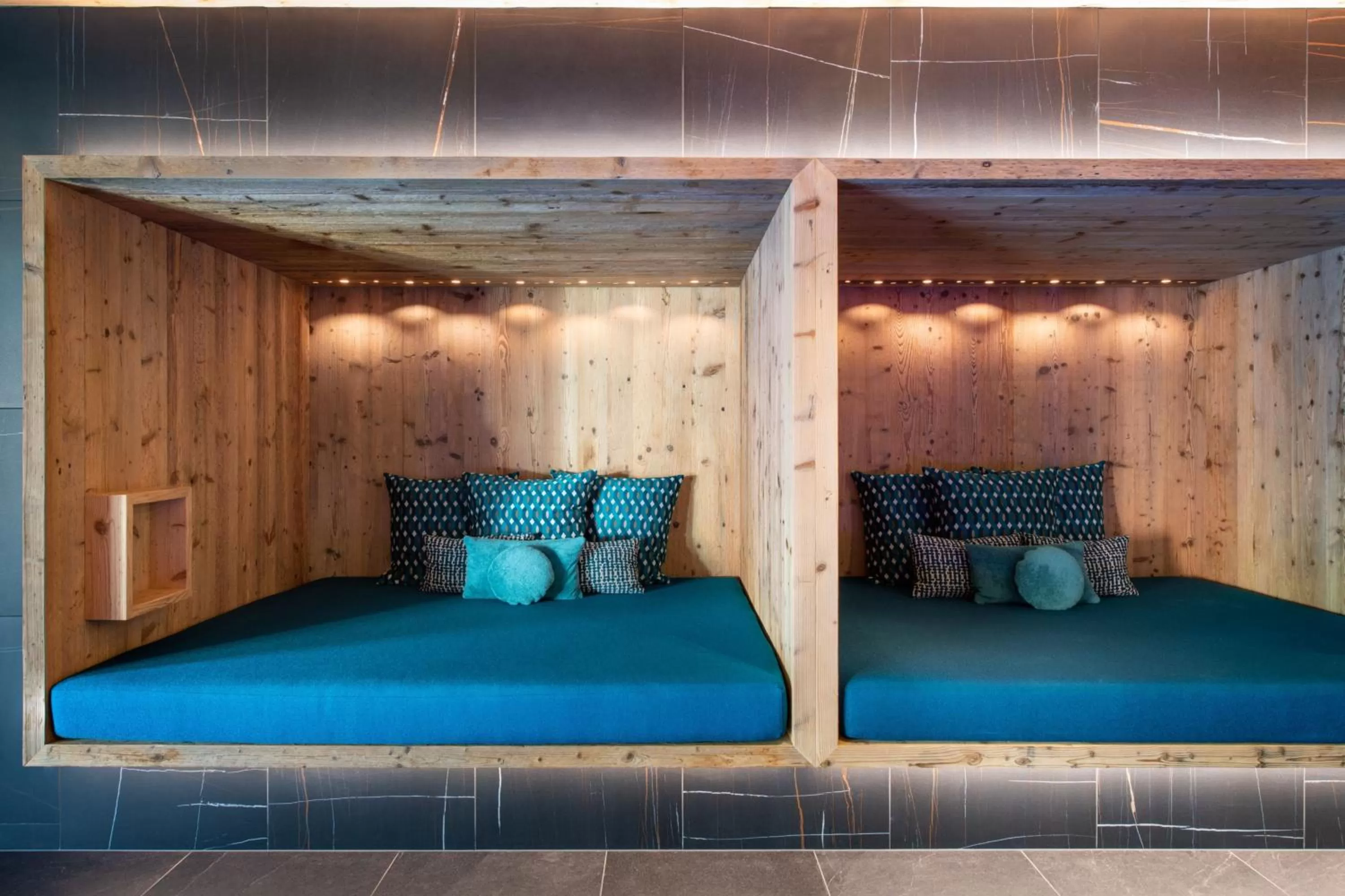 Lounge or bar, Bed in W Verbier