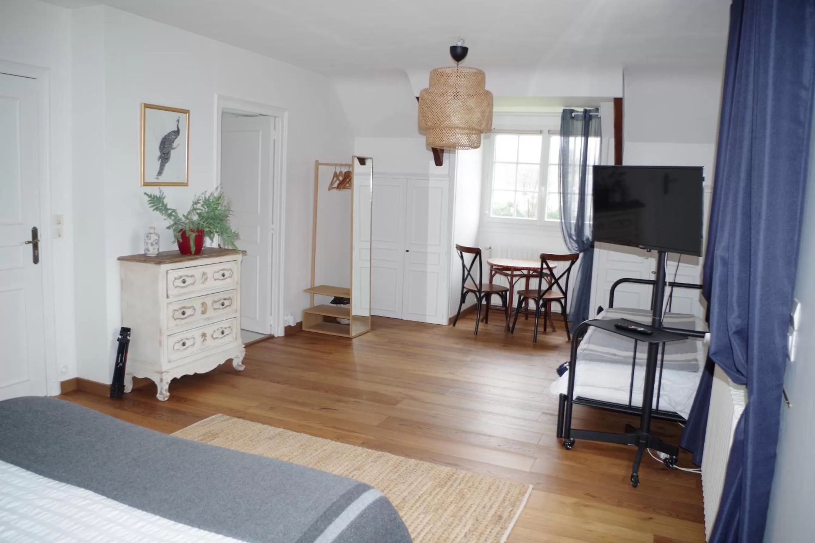 Family Room with Private Bathroom in Bed and Breakfast Saultchevreuil, au Mont Saint Michel