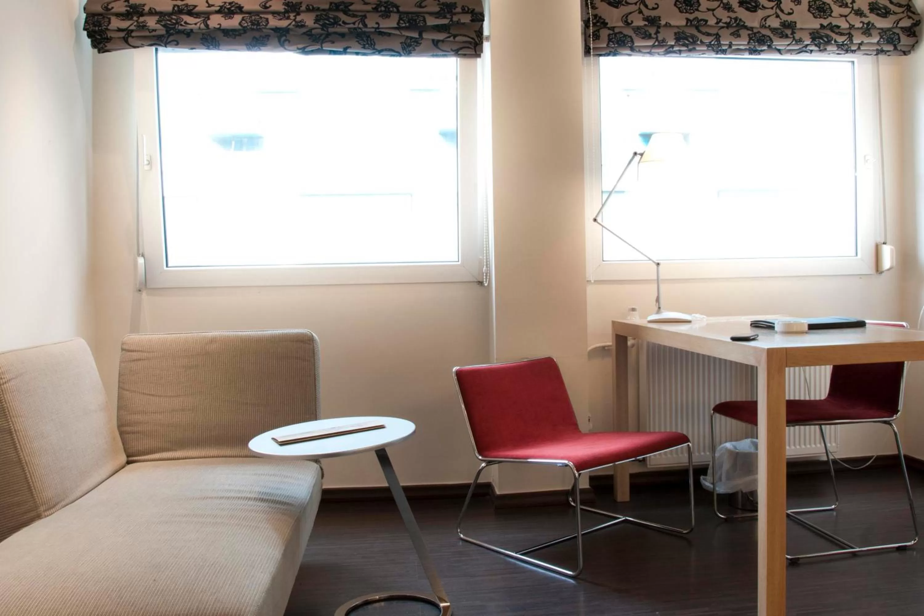 Seating area in Capsis Hotel Thessaloniki