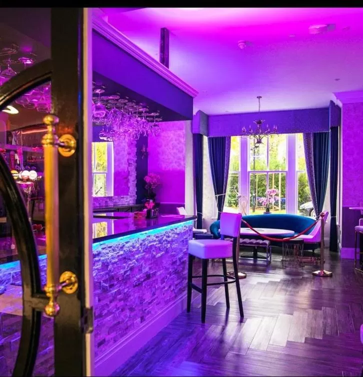 Lounge or bar, Bed in The Old Hall Hotel