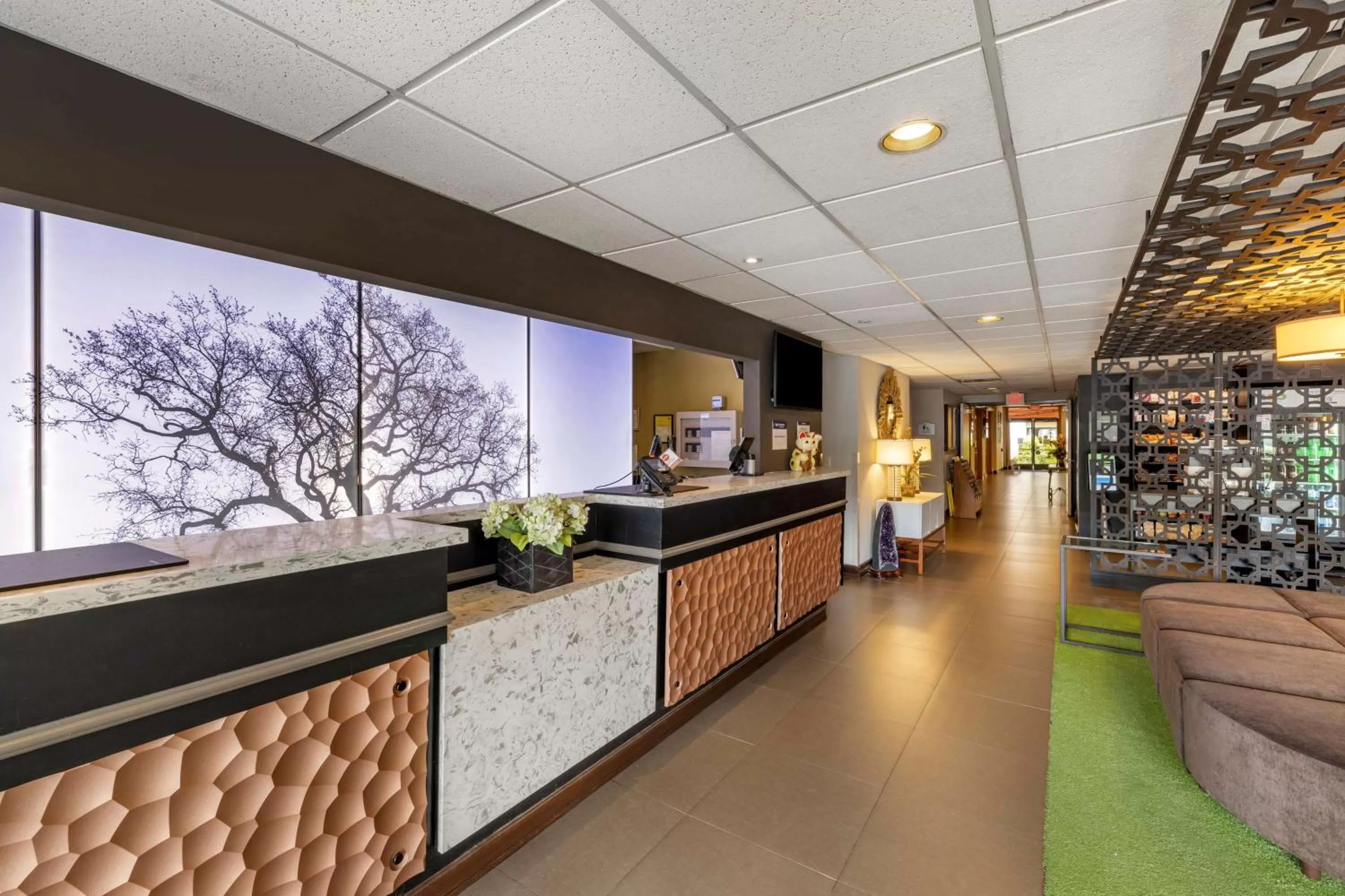 Lobby or reception in Best Western Plus Thousand Oaks Inn