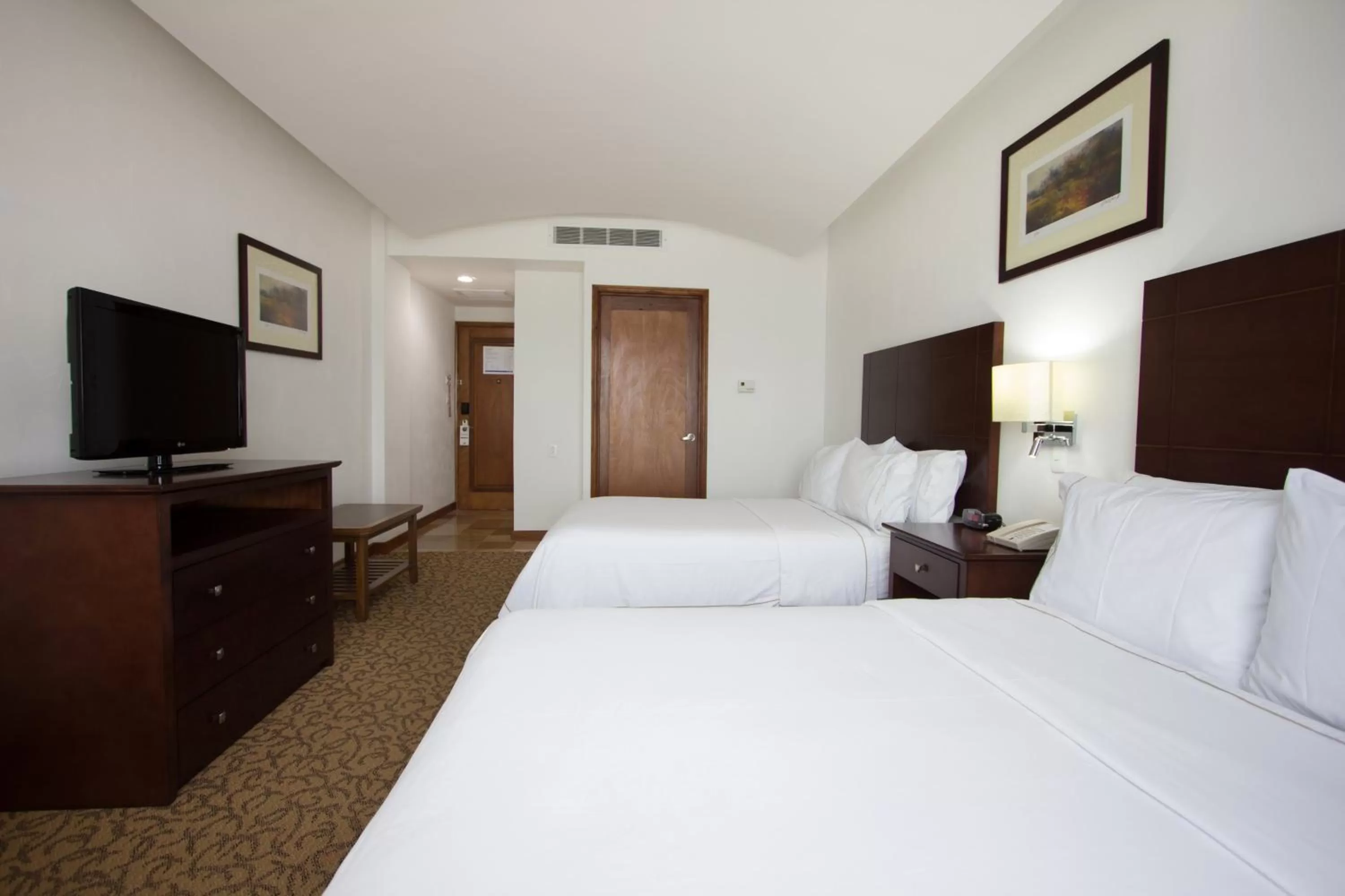 Photo of the whole room, Bed in Holiday Inn Express Nuevo Laredo by IHG