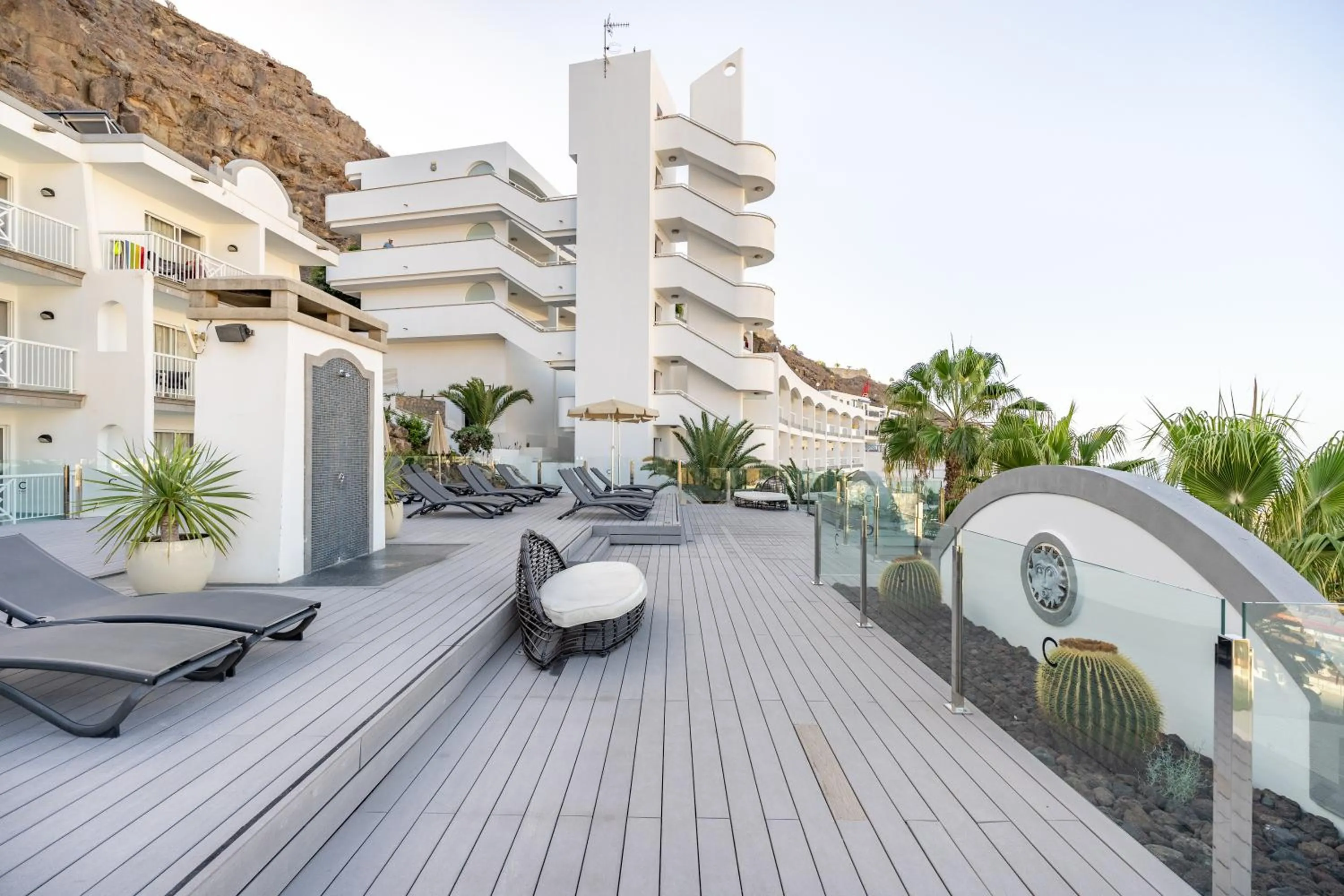 Property building in Apartamentos Cabau Altair