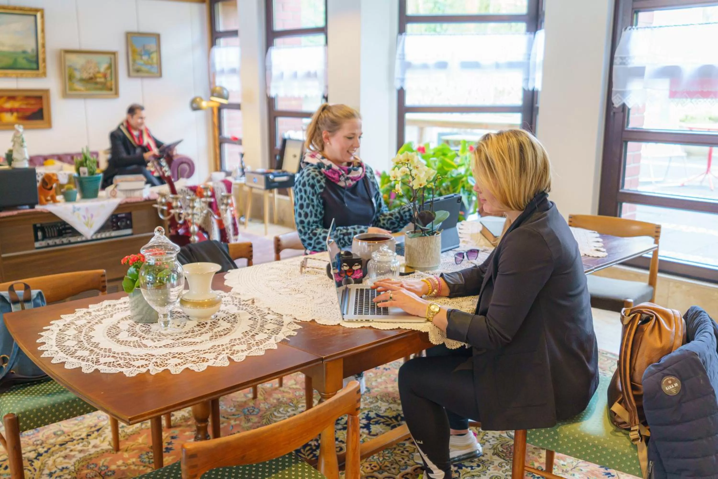 Lobby or reception in Tante ALMA's Bonner Hotel