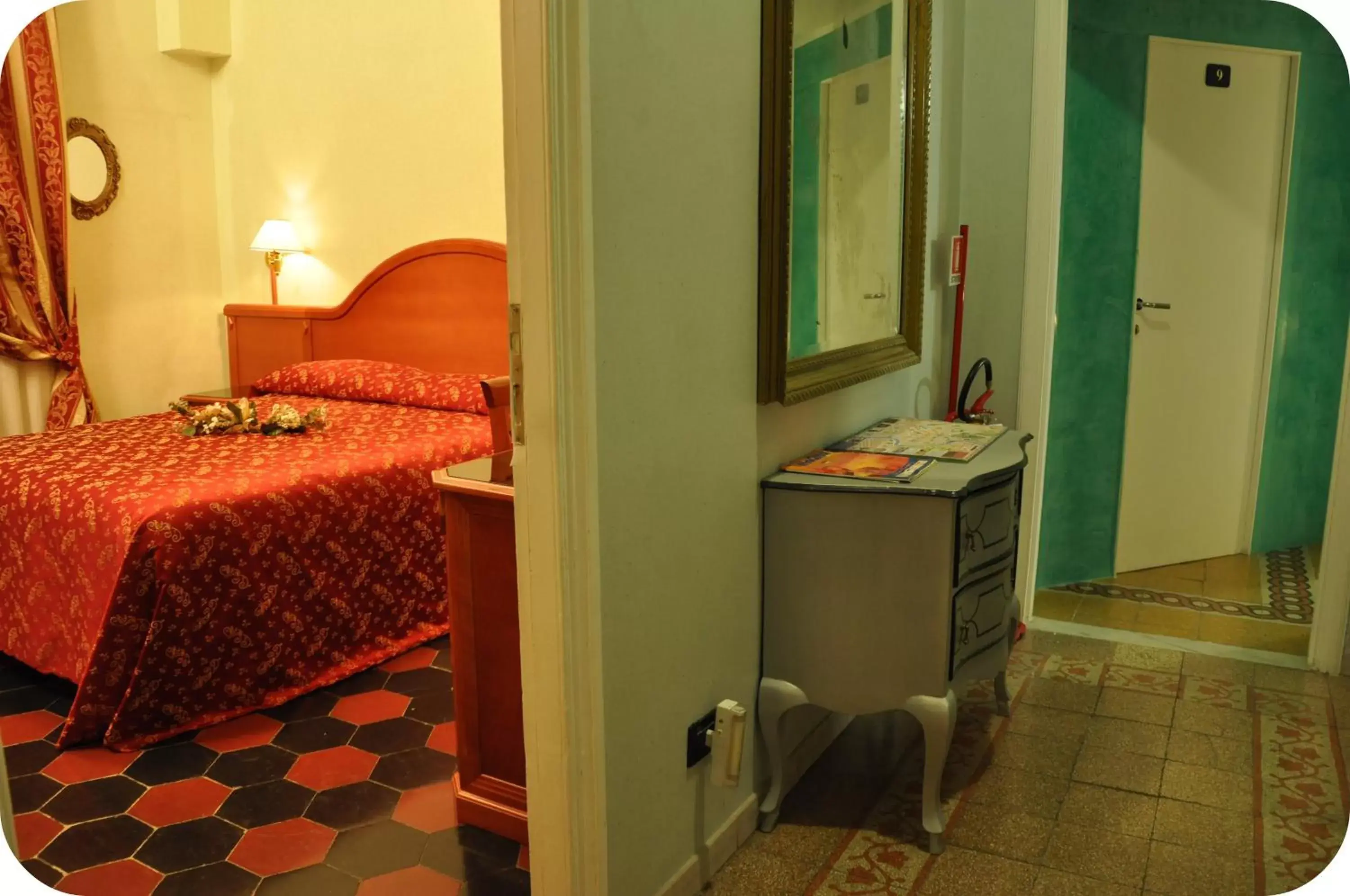 Double Room with Shared Bathroom in Albergo Sandra Double Room with Shared Bathroom in Albergo Sandra