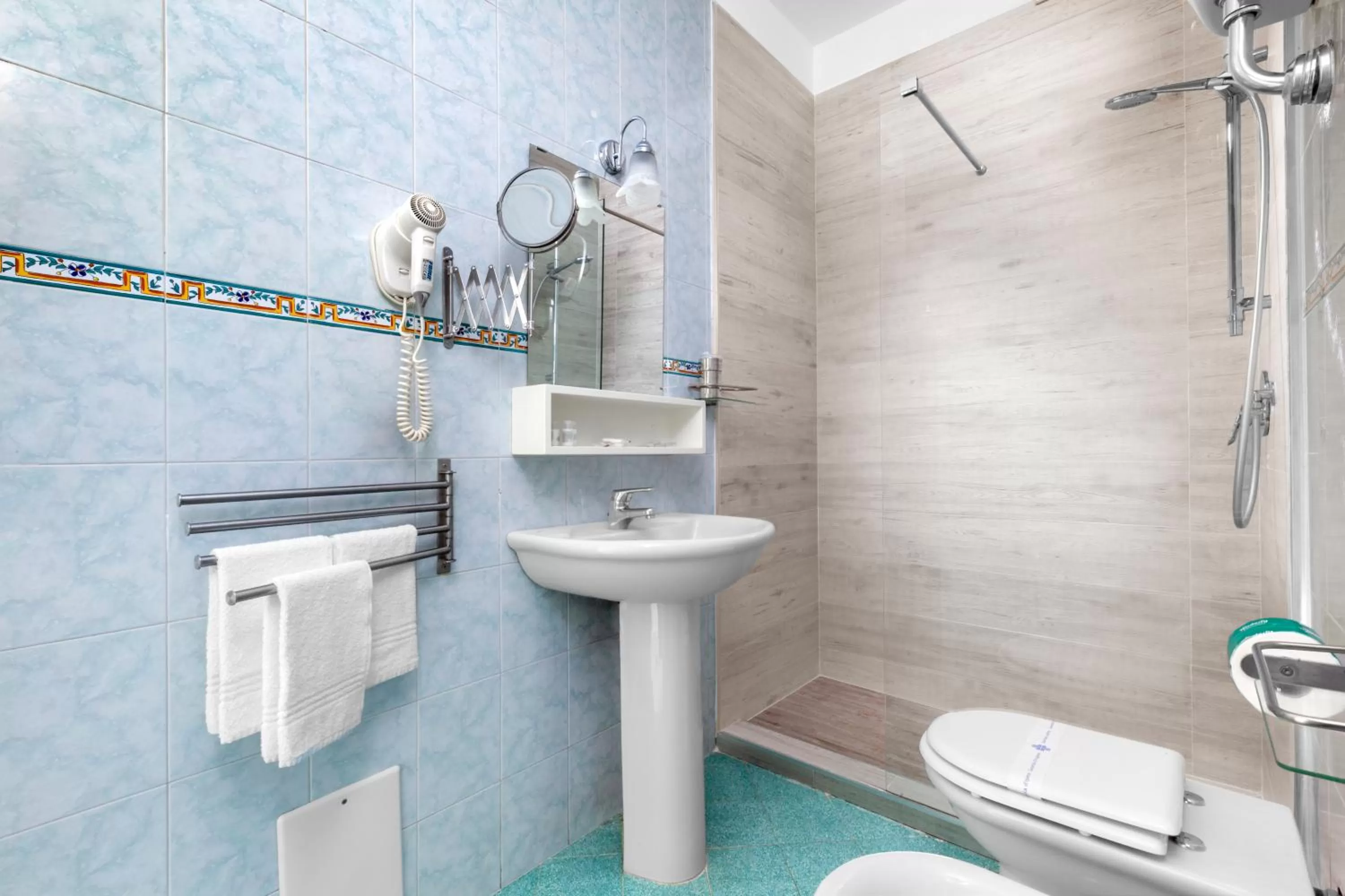 Shower in Hotel Herculaneum