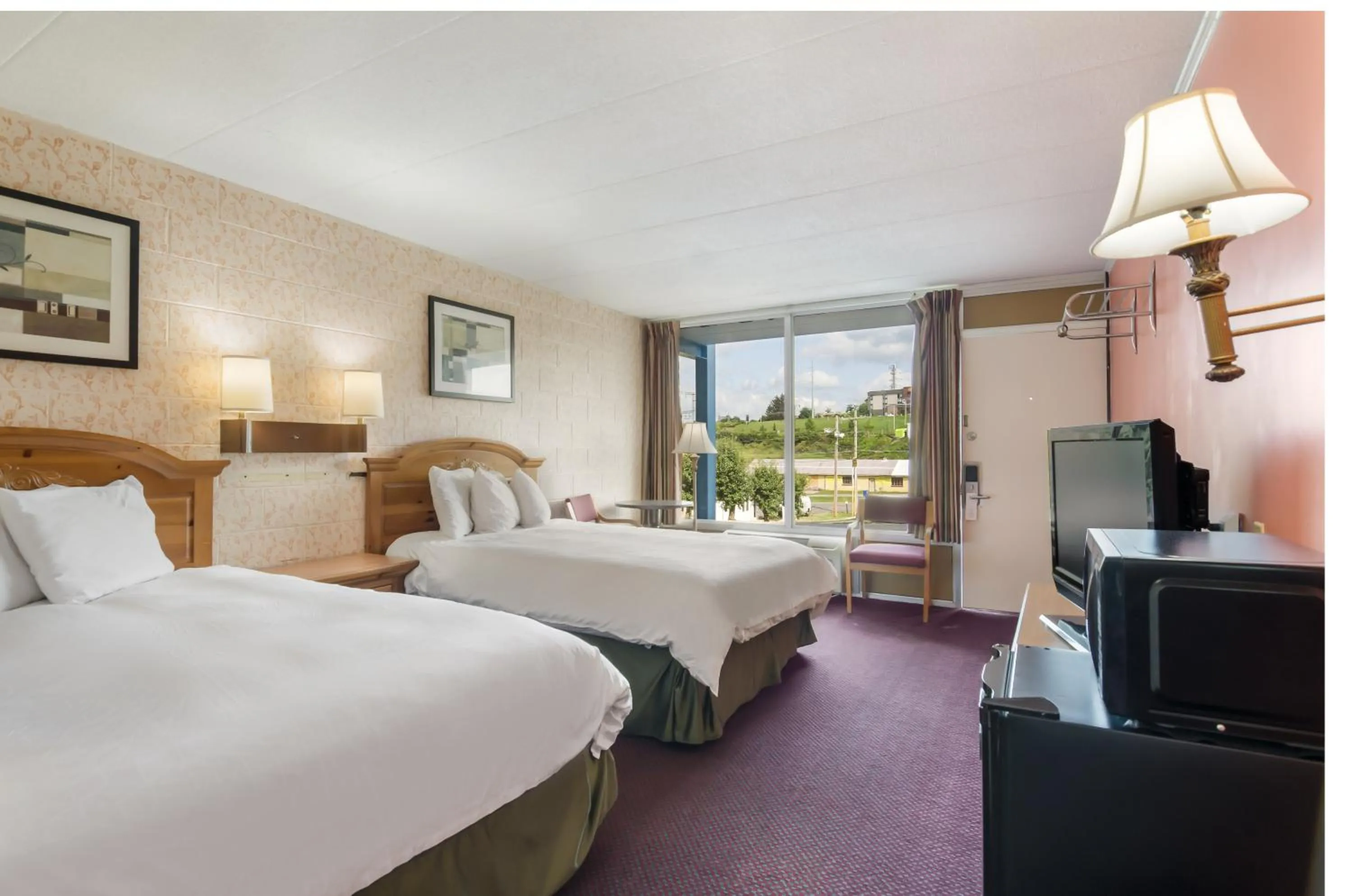 Photo of the whole room in Americas Best Value Inn Wytheville