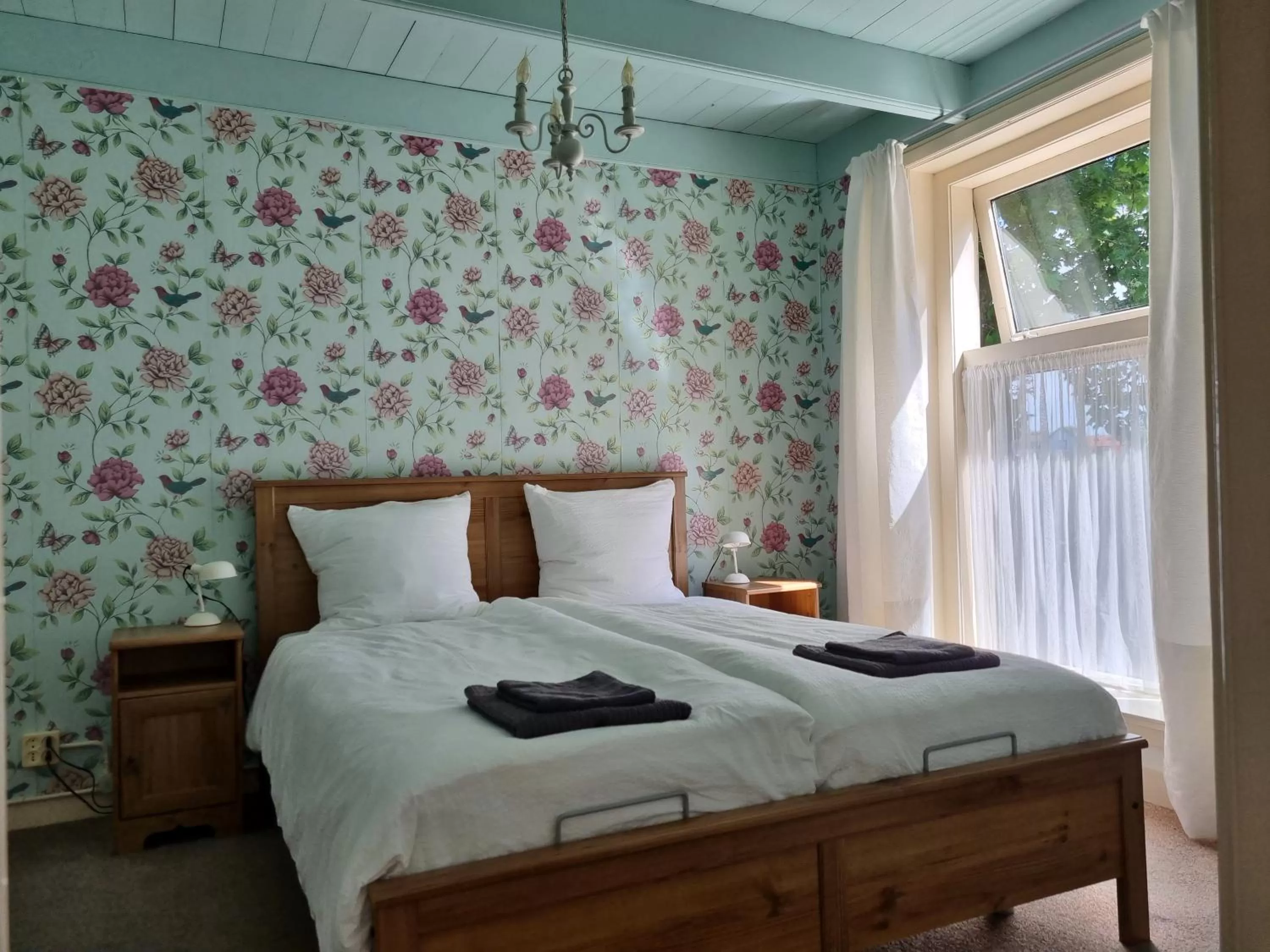 Bed in Het Voorhuis boerderij Hoeve Vrede Best