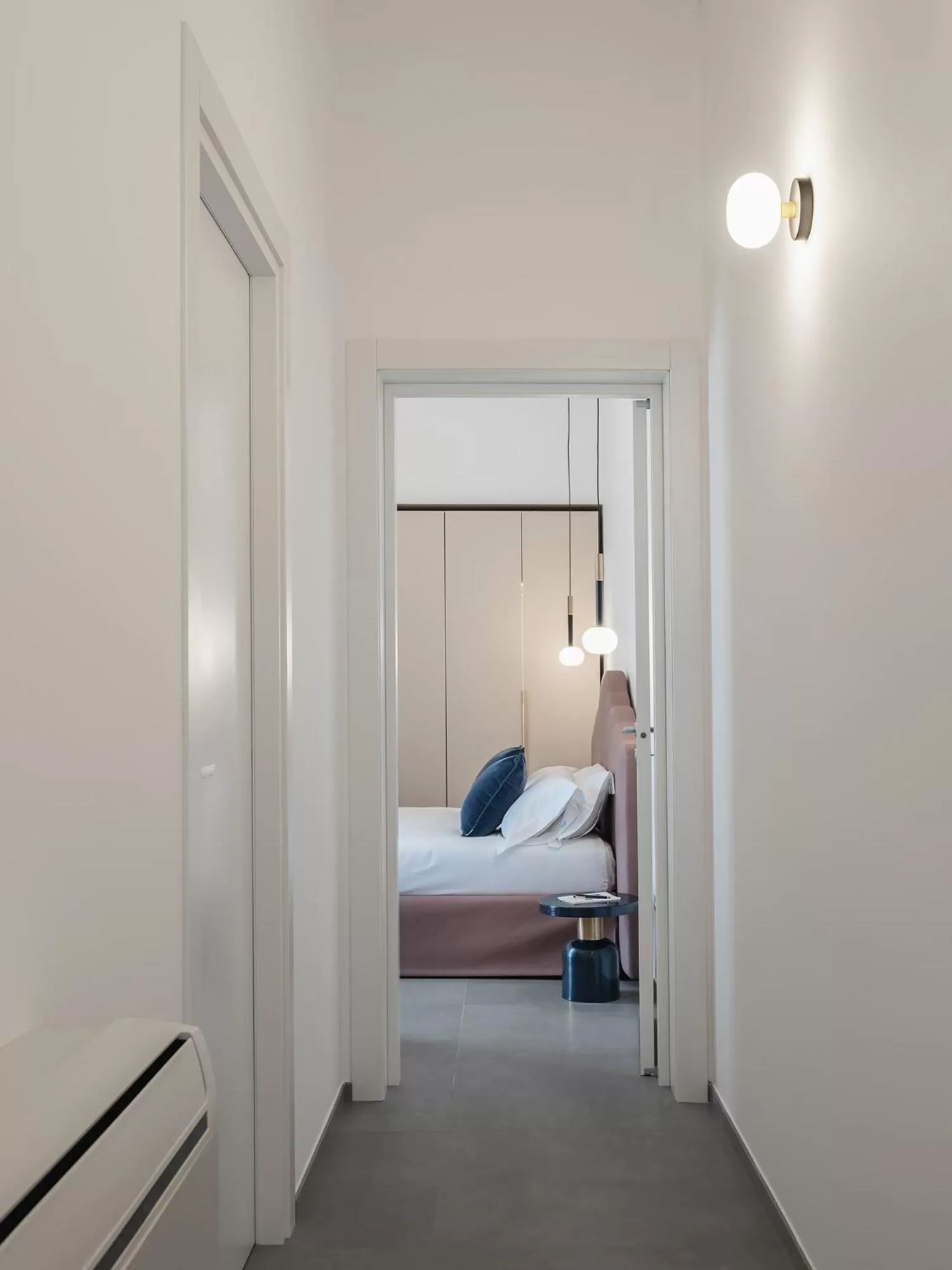 Bed in Living u HomeSuites