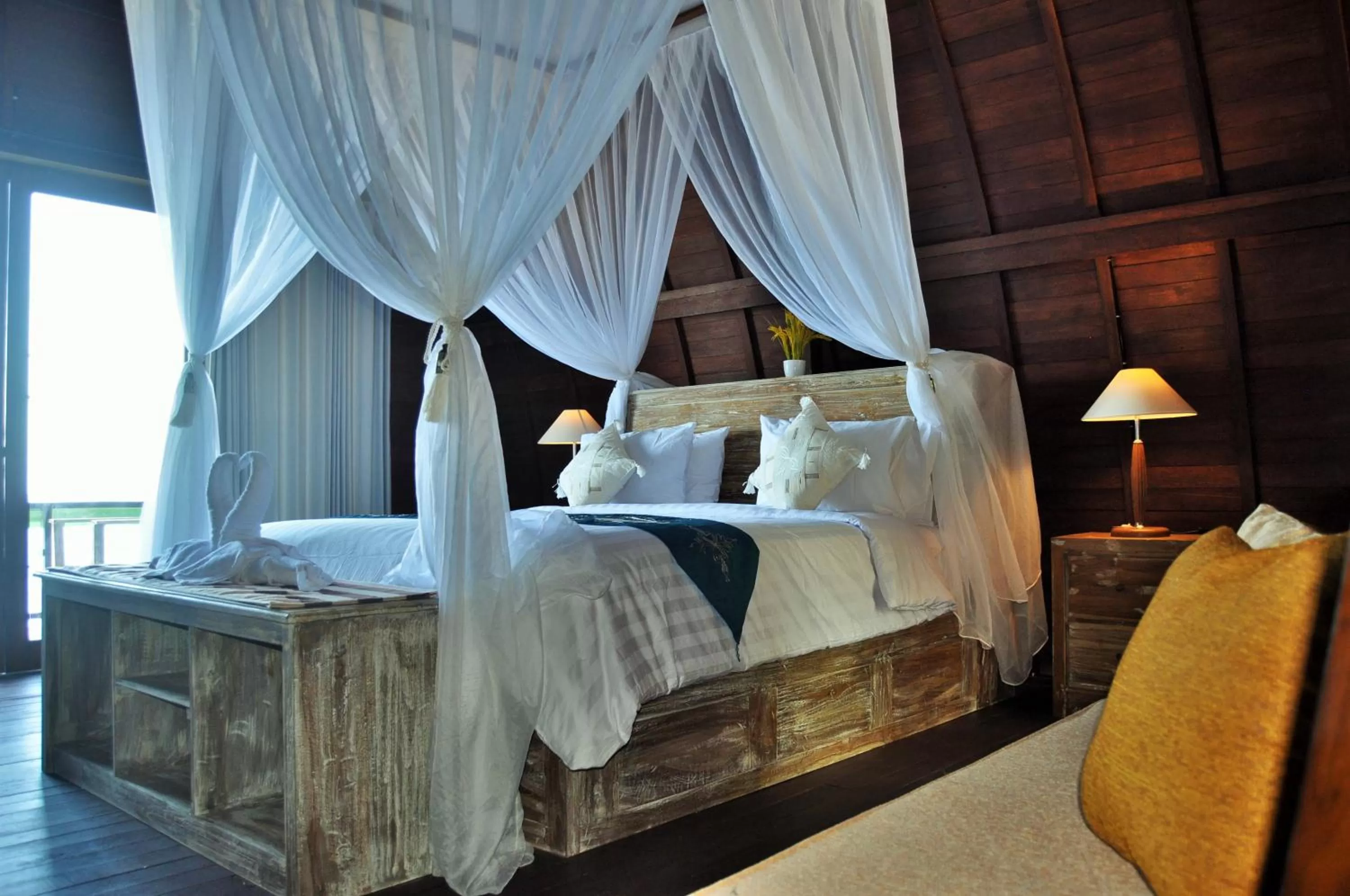 Balcony/Terrace, Bed in Ocean Terrace Suite And Spa Luxury