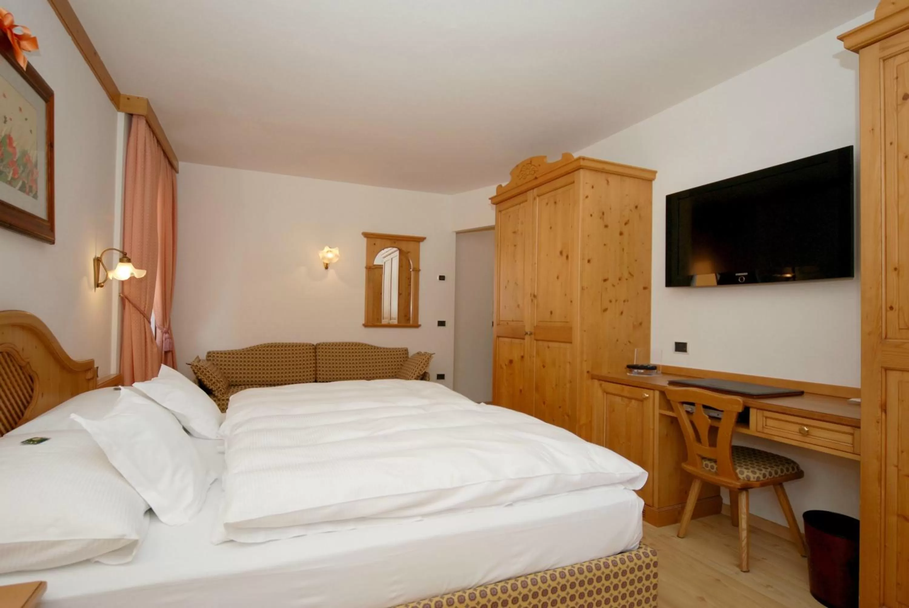 Junior Suite with Spa Access in Central Hotel