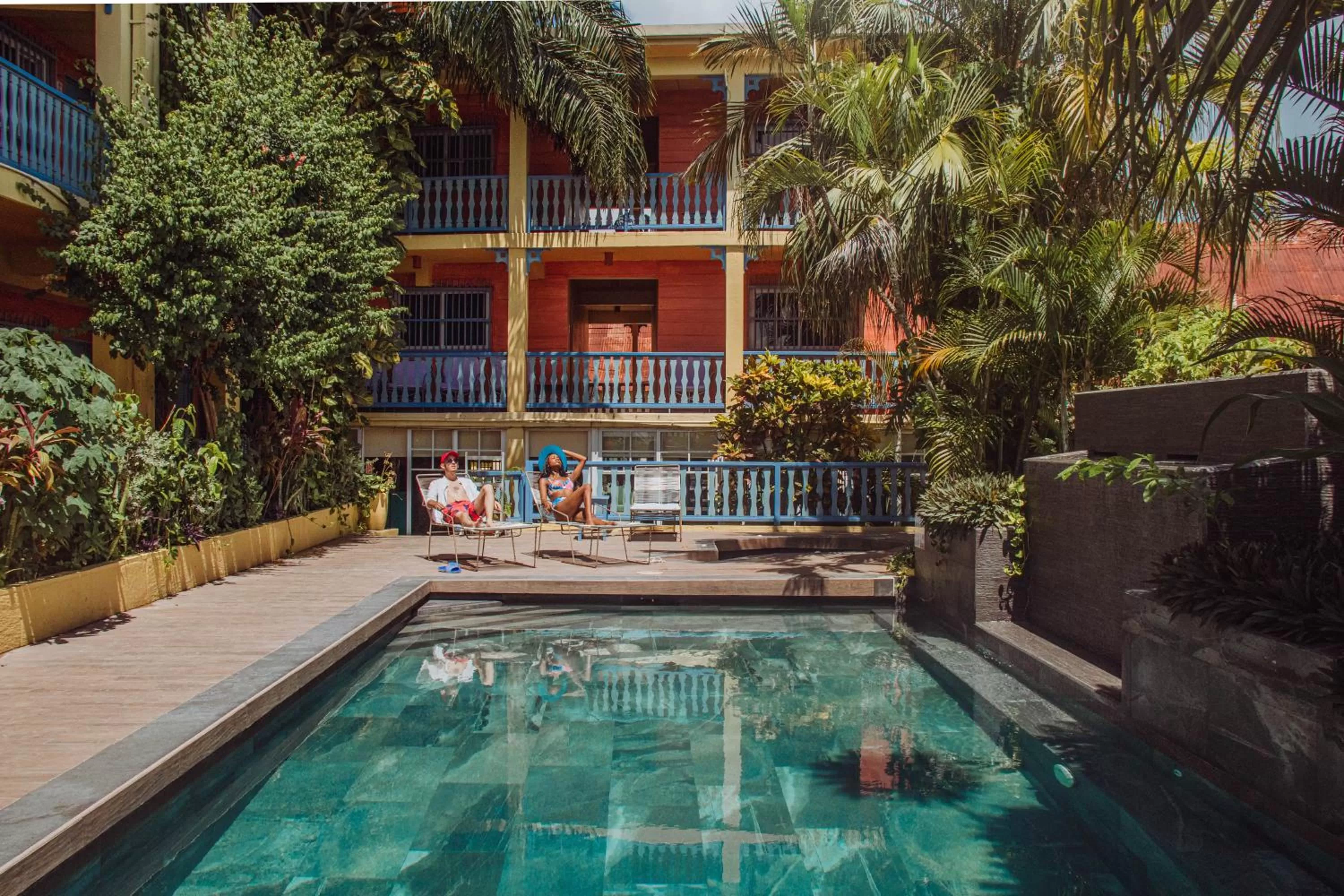 Swimming pool in Hotel Casona de La Isla