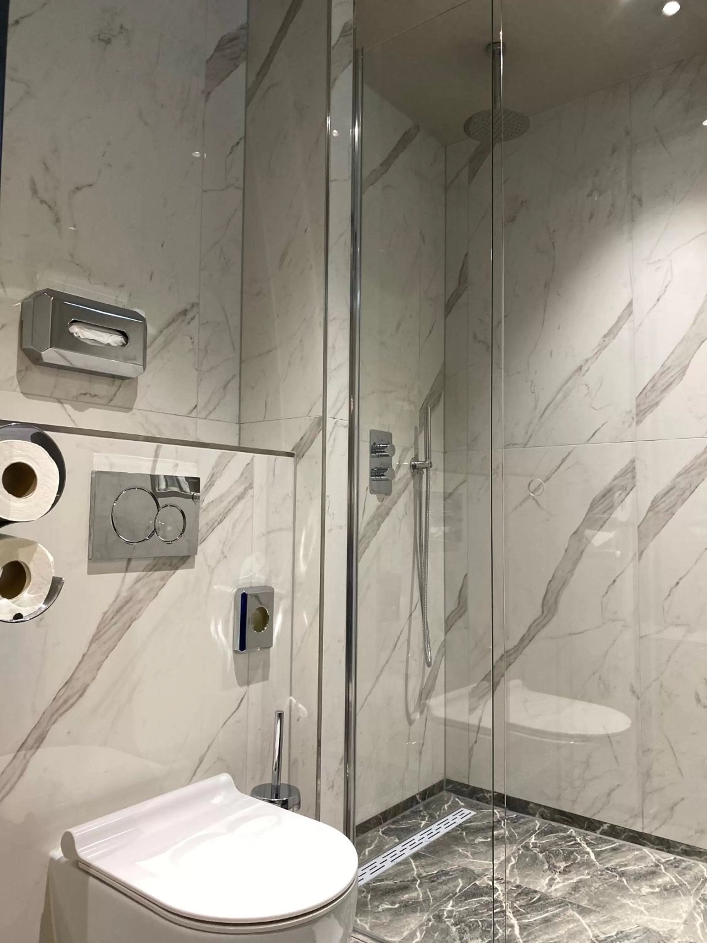 Large Standard room with Double Bed Patio View  in G Experience Hotel