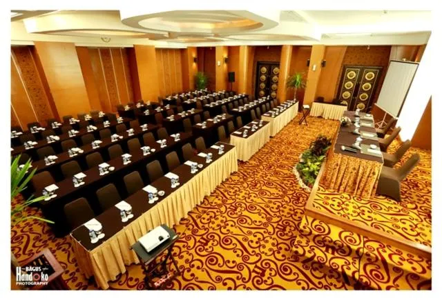 Business facilities in Ros-In Hotel
