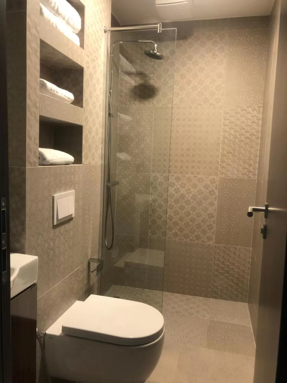 Deluxe Double Room in Qama Hotel