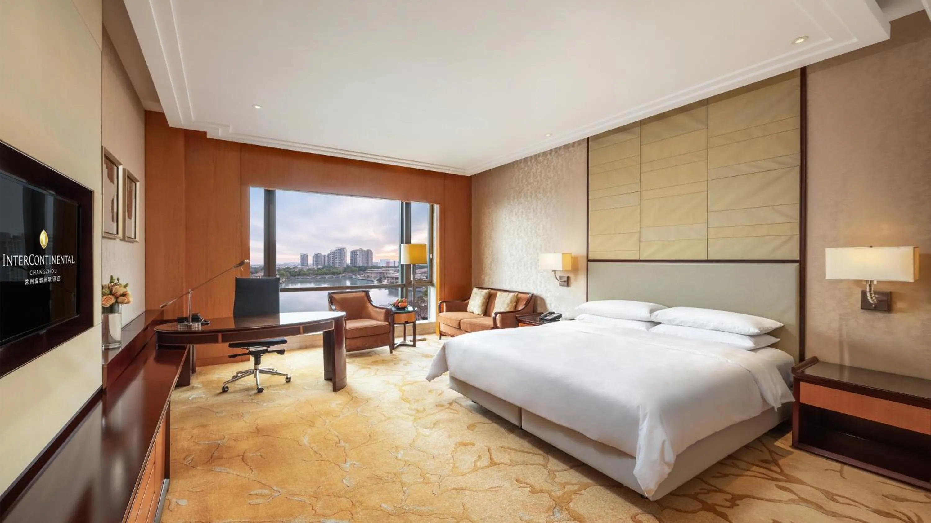 Photo of the whole room, Bed in InterContinental Changzhou by IHG