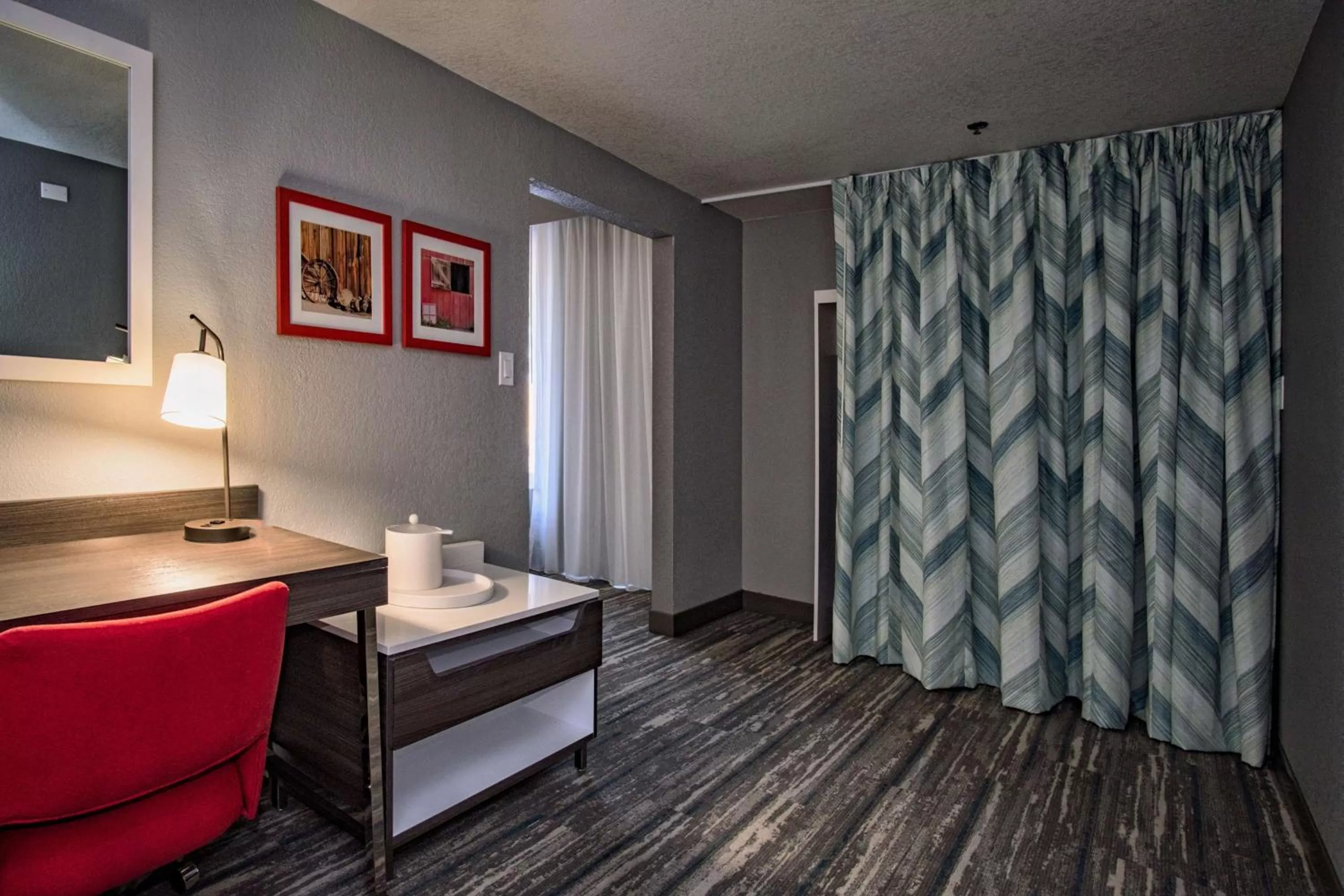 Bedroom, Bed in Hampton Inn Oklahoma City/Yukon