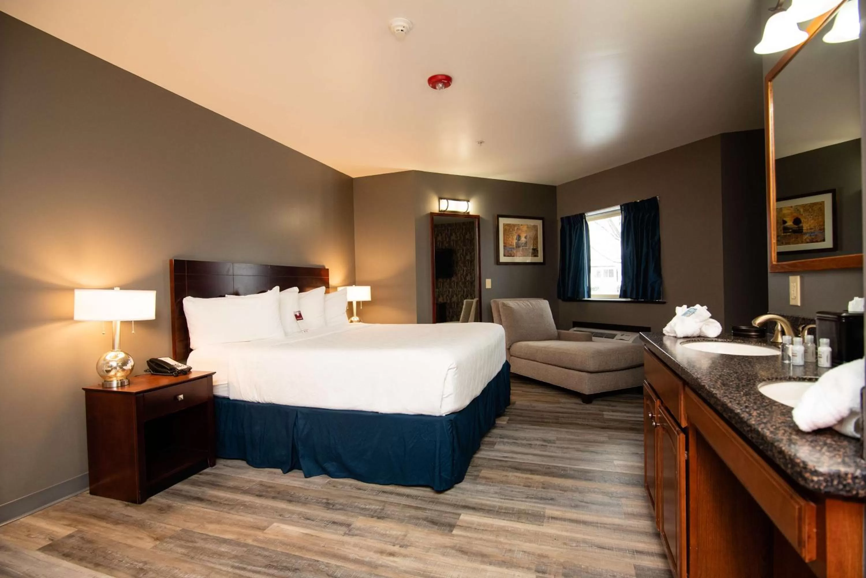 King Suite - Disability Access in Best Western Plus Plattsburgh