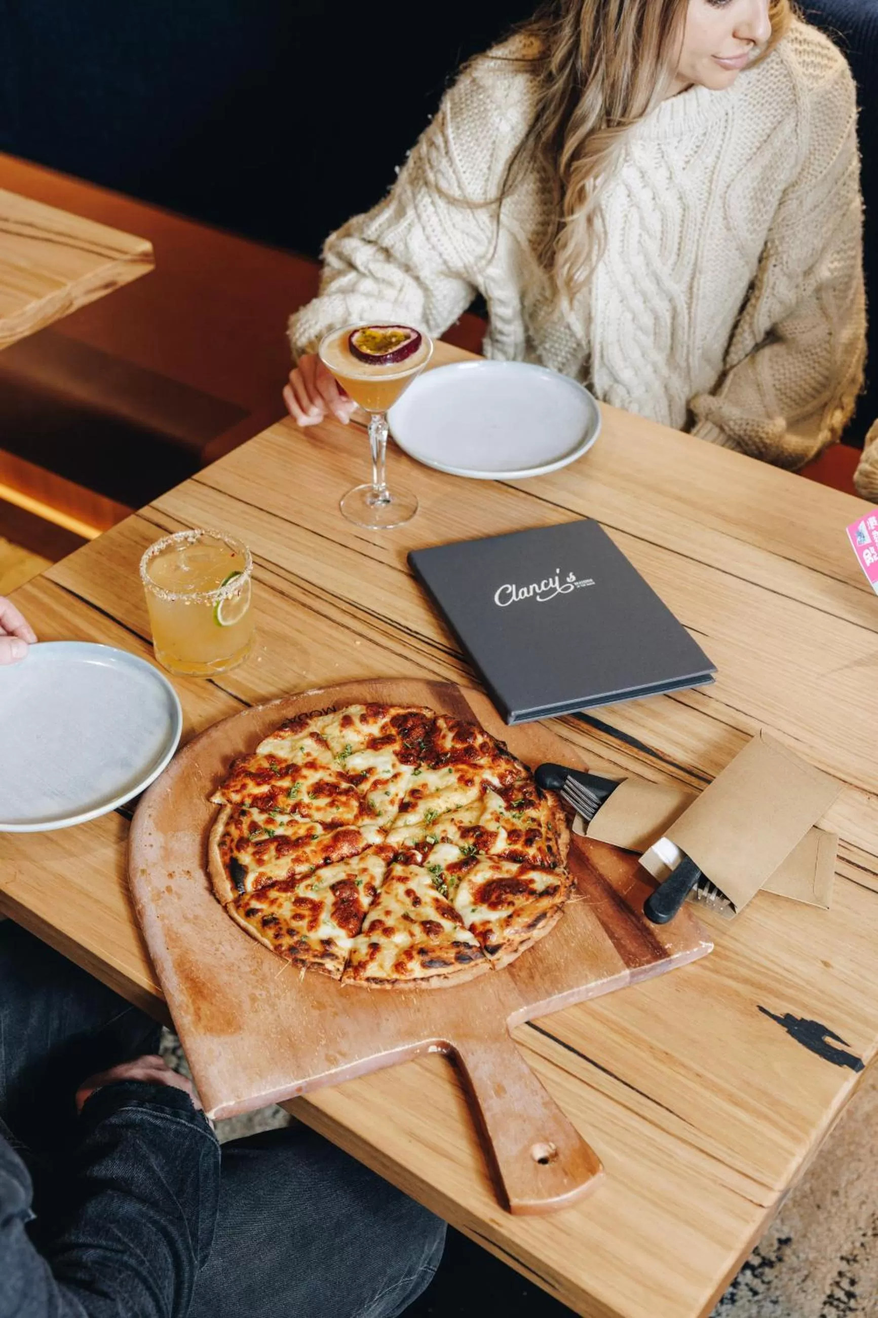 Restaurant/places to eat in Banjo Paterson Inn