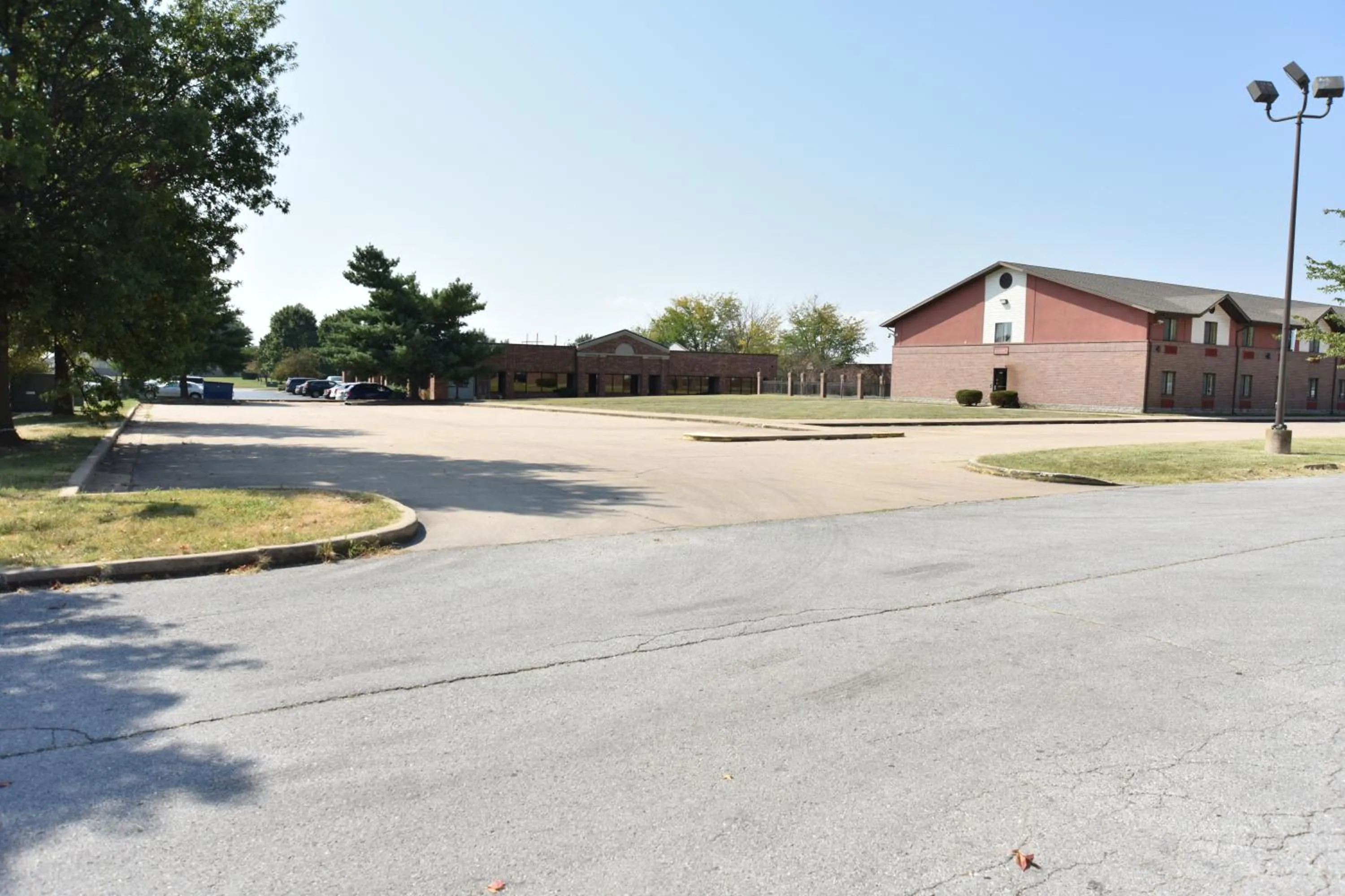 Property building in Super 8 by Wyndham Springfield-Battlefield